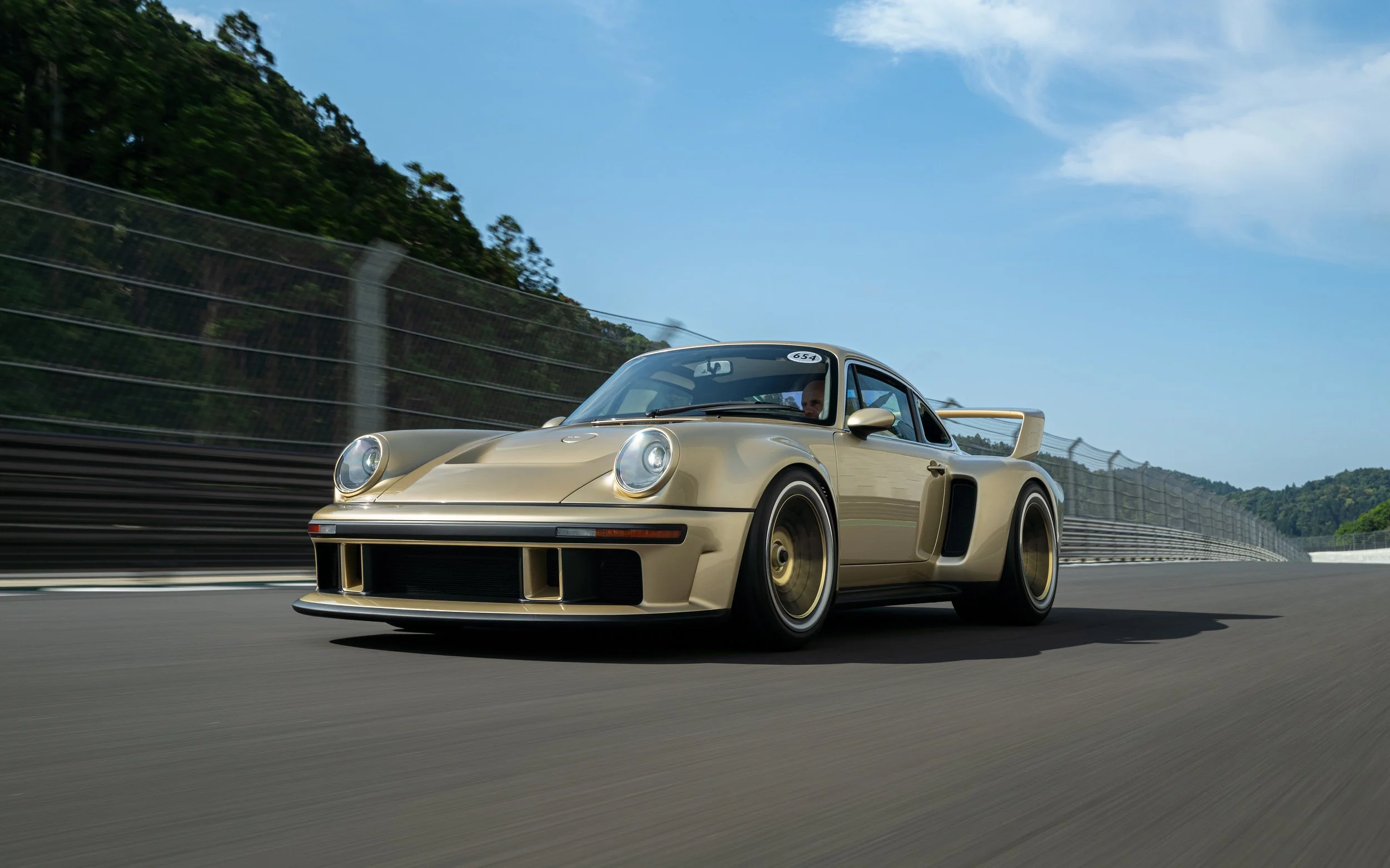 01_Magarigawa_DLS-T_WEB CROP.jpg