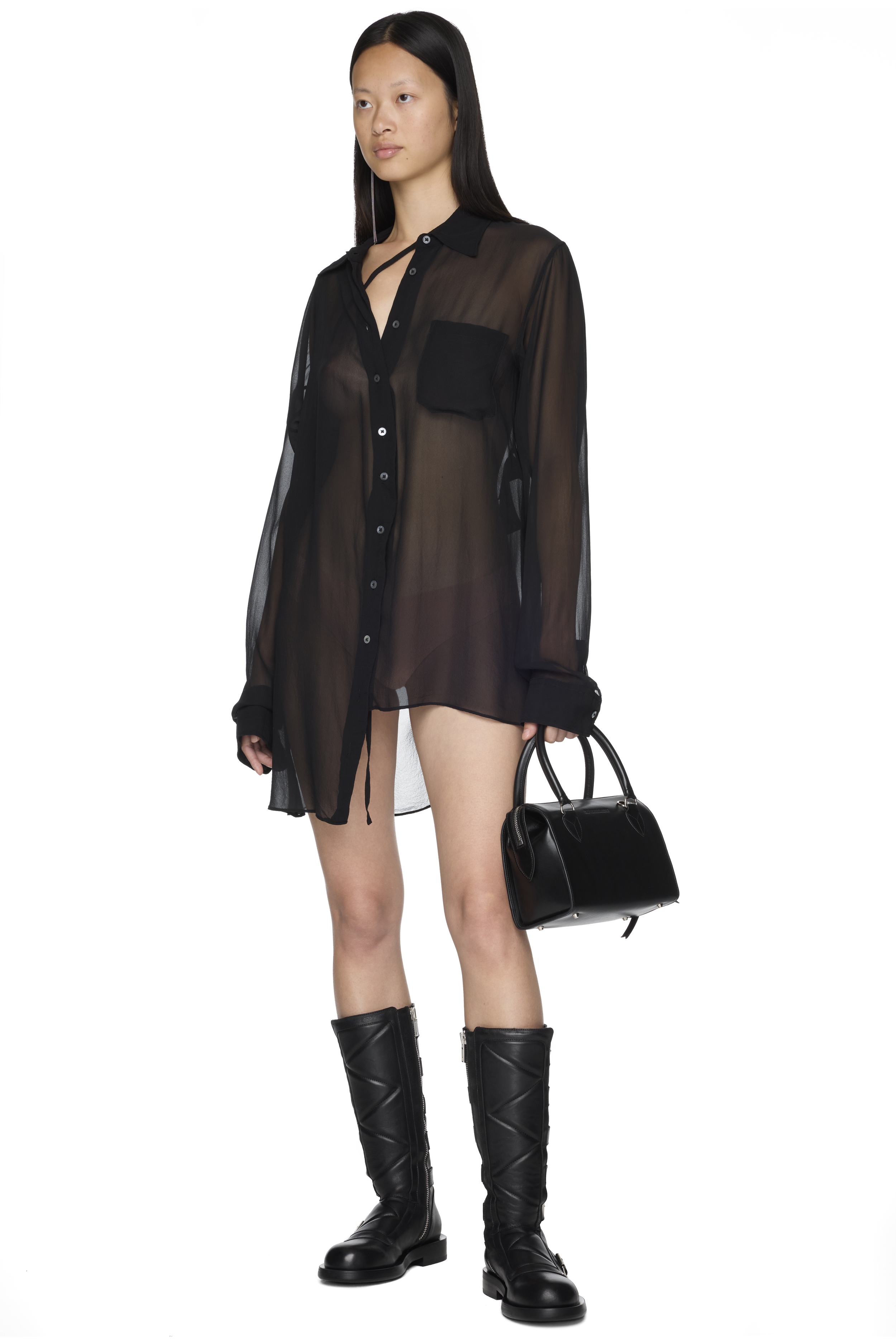 FW24_Ann-Demeulemeester_OnModel6_ModelOphelie_SKUANND100436023_SKUANND100344023_SKUANND100311028_SKUANND100307028_Contra.png