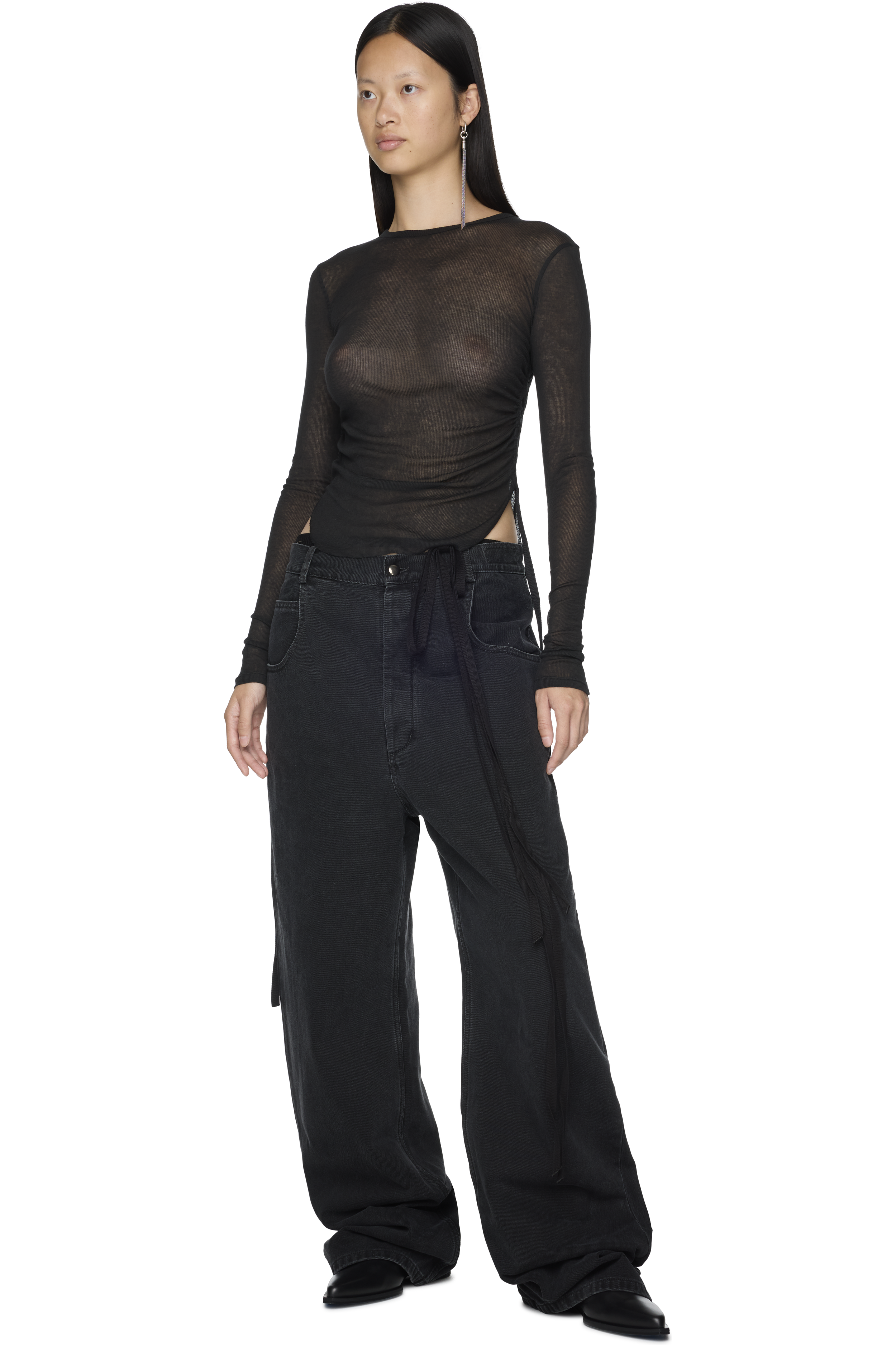 FW24_Ann-Demeulemeester_OnModel8_ModelOphelie_SKUANND100311028_SKUANND100334011_SKUANND100319023_SKUANND100343023_Contra.png