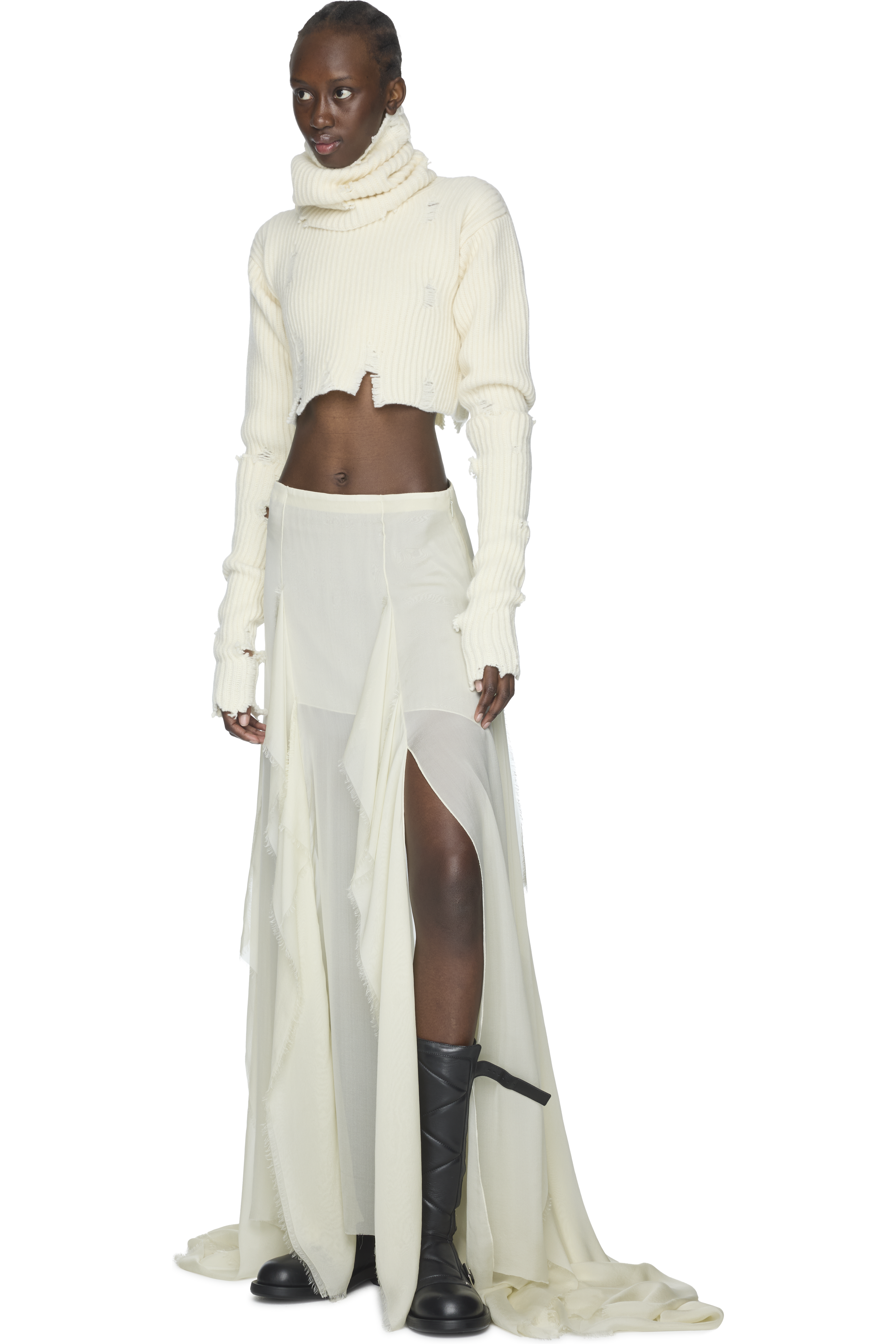 FW24_Ann-Demeulemeester_OnModel17_ModelSunday_SKUANND100339011_SKUANND100325021_SKUANND100344024024_Contra.png