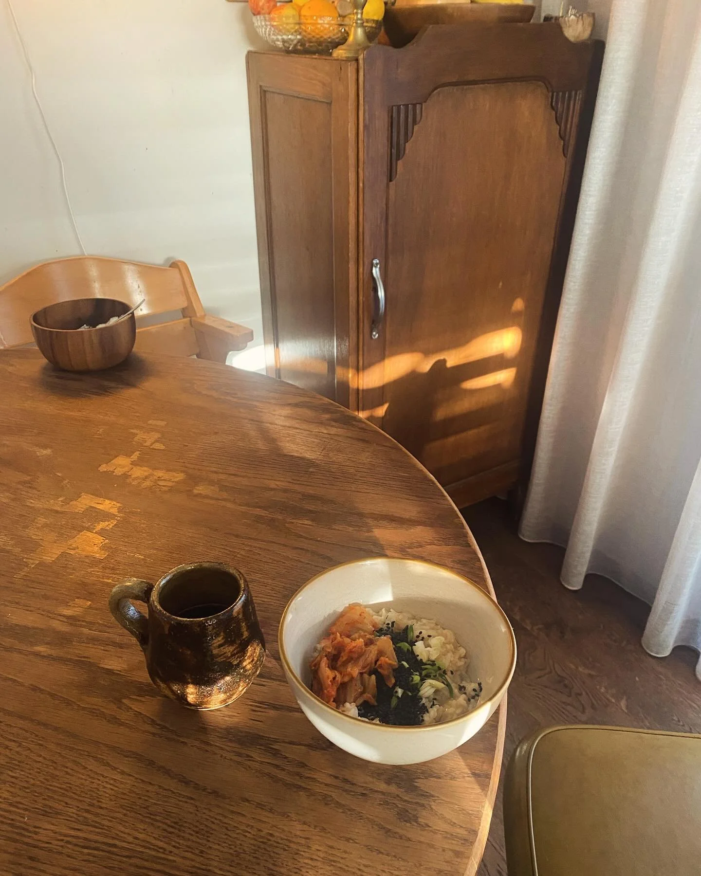 Cold mornings- warm breakfasts 🔥 🍜 

Warming foods are the best way to start the day, this is especially important during the colder weather.
Warm foods support our digestive system, they stimulate our metabolism, getting us ready for the day and e