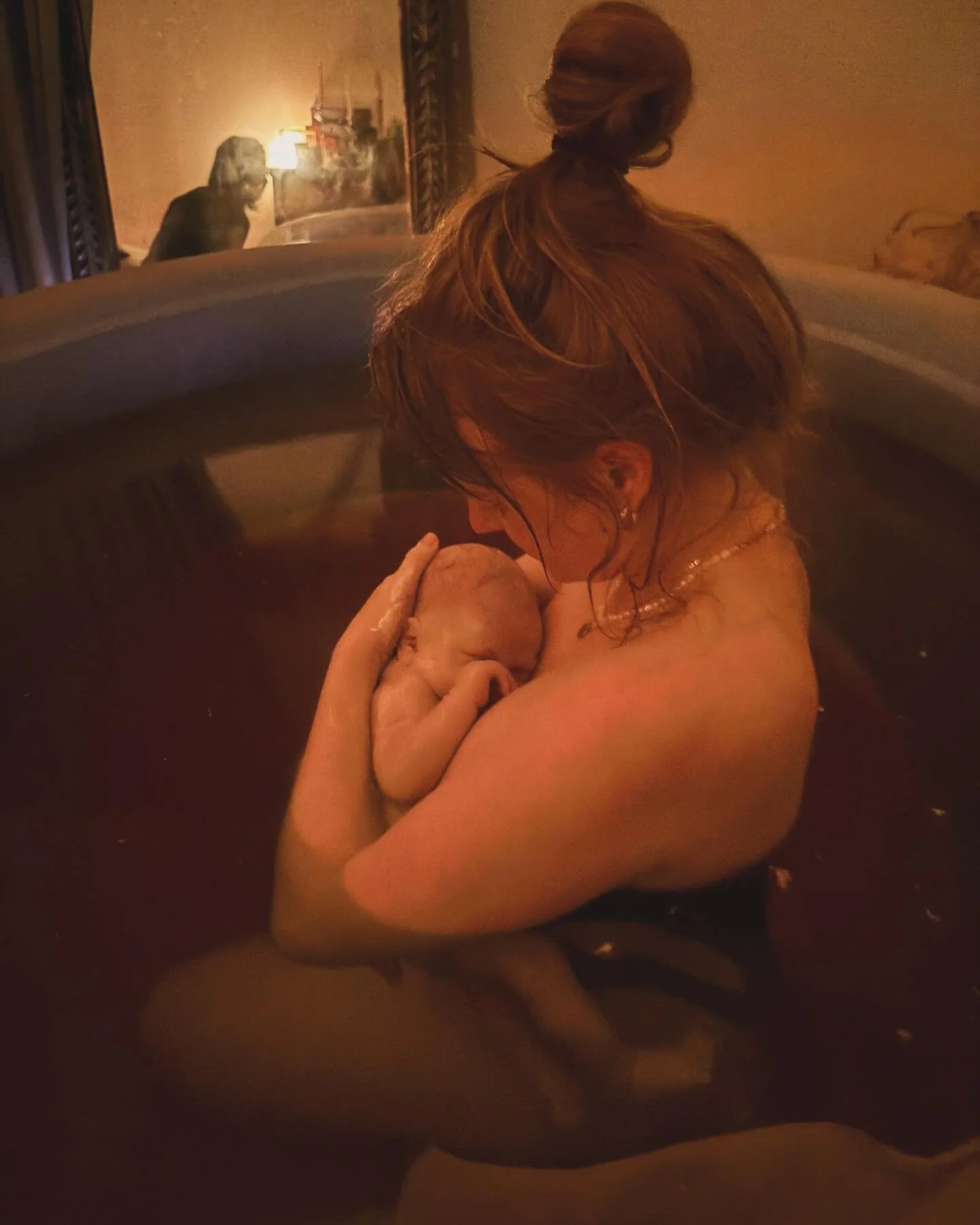 Sweet little Osha joined our world 6 months ago, and time has been flying by way too quickly ever since.

His birth was beautiful ✨ a fast, calm, intense and peaceful experience in our home, the exact same spot as his brother 2 years prior. 
I feel i