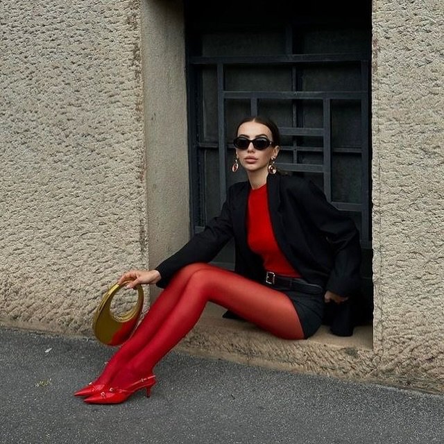 ACCESSORY TRENDS FOR AUTUMN WINTER 2024 

NEW ON THE SBJ FASHION BLOG... ❤️

&ldquo;WHAT ARE SOME OF THE MUST HAVE ACCESSORIES FOR AUTUMN WINTER 2024?&rdquo;

COLOURED TIGHTS 
Bright coloured tights were seen all over the runways for the season. Colo