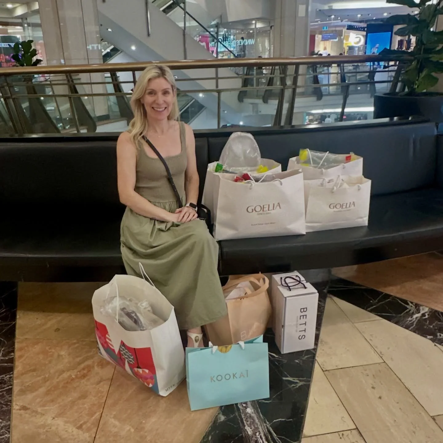 &bull; P E R S O N A L - S H O P P I N G &bull;
Today&rsquo;s lovely client wanted to gain a better understanding of her personal style.
She struggles with mixing and matching pieces to create effortless outfit combinations.

She was looking to updat