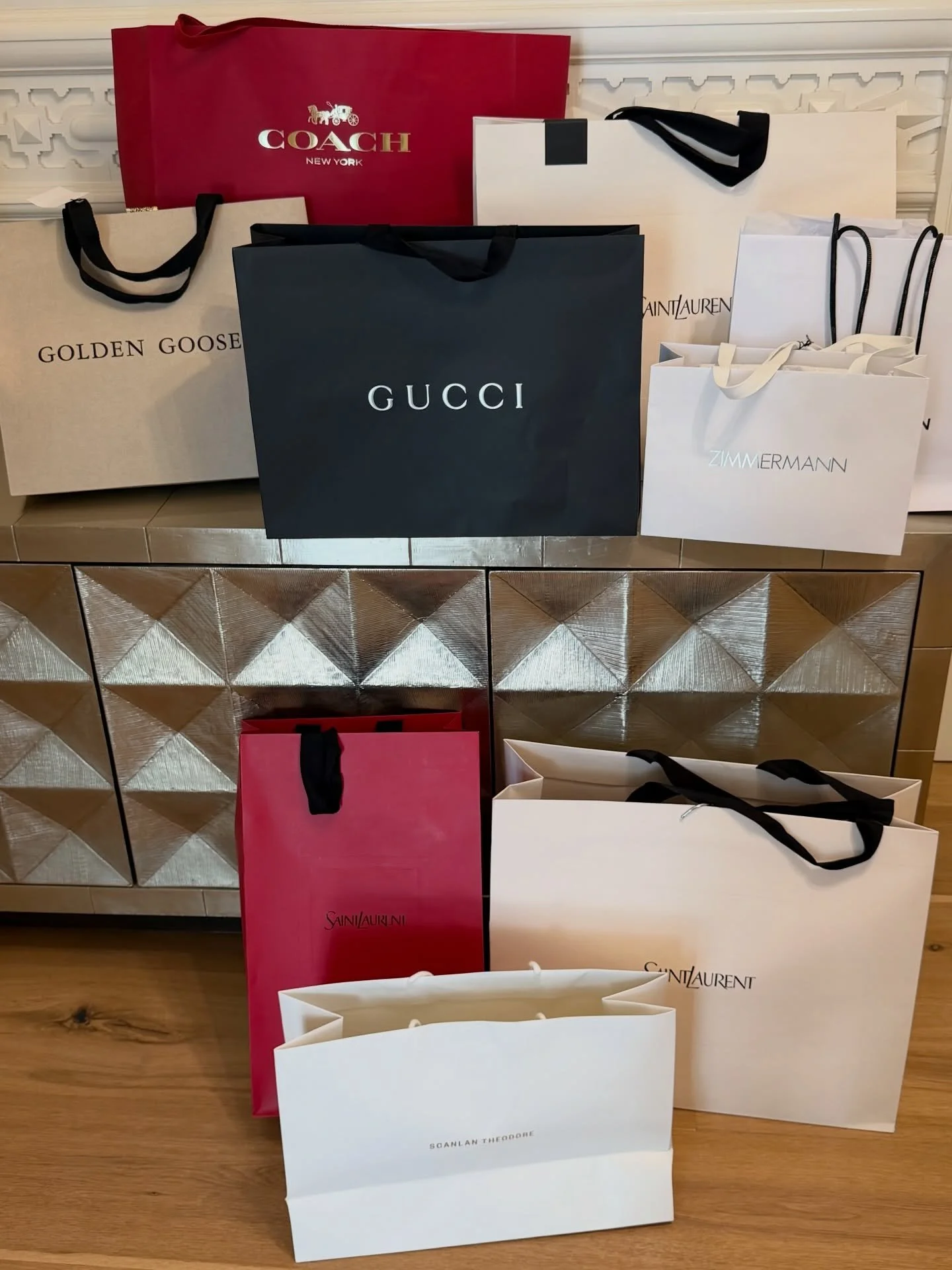 &bull; P E R S O N A L - S H O P P I N G &bull;
Last week I had the pleasure of working through Jen&rsquo;s wardrobe, identifying the incredible pieces she already owns and what&rsquo;s missing. 

Today we spent that day Shopping to source what was m