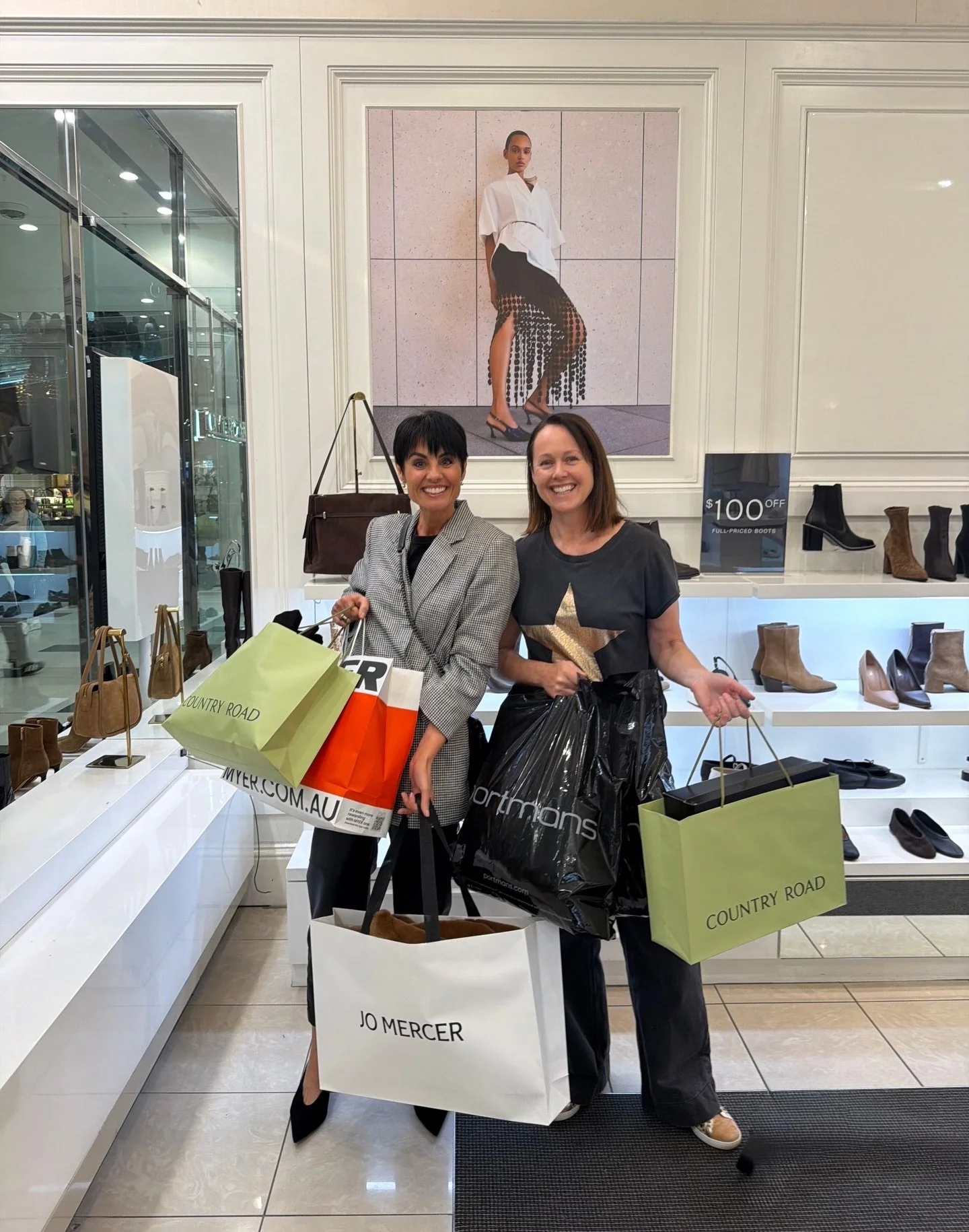&bull; P E R S O N A L - S H O P P I N G &bull; 

A beautiful day of personal shopping today at Westfield Geelong with my gorgeous new client Reeanna&hellip;

This experience was gifted to her by her husband, and together we focused on creating a fun