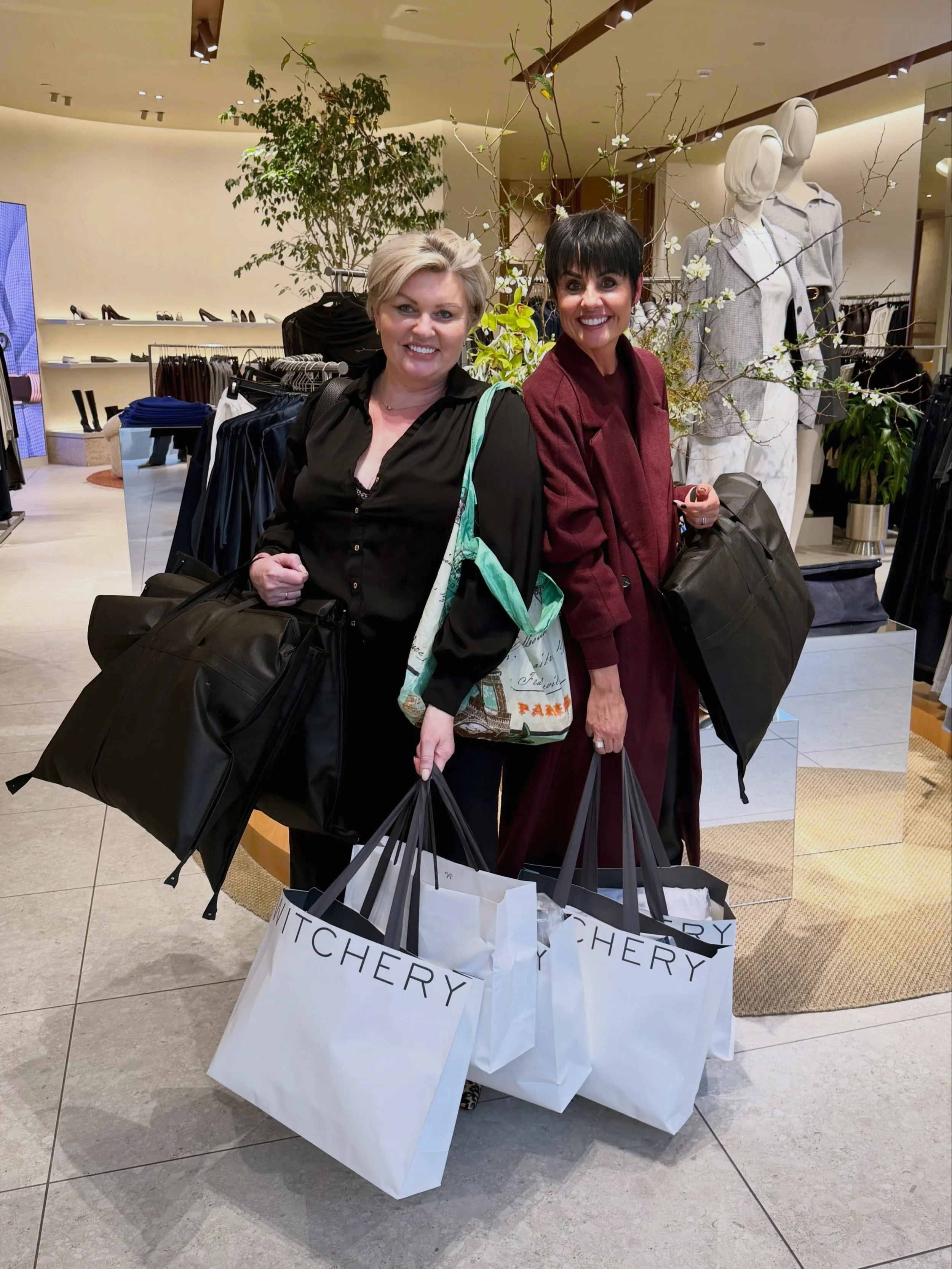 &bull; P E R S O N A L - S H O P P P I N G &bull; 

Today I had the absolute pleasure of spending the day at Chadstone with my beautiful new client Tarn who travelled all the way from Yarrawonga for a Personal Shopping experience. 

The brief was cle