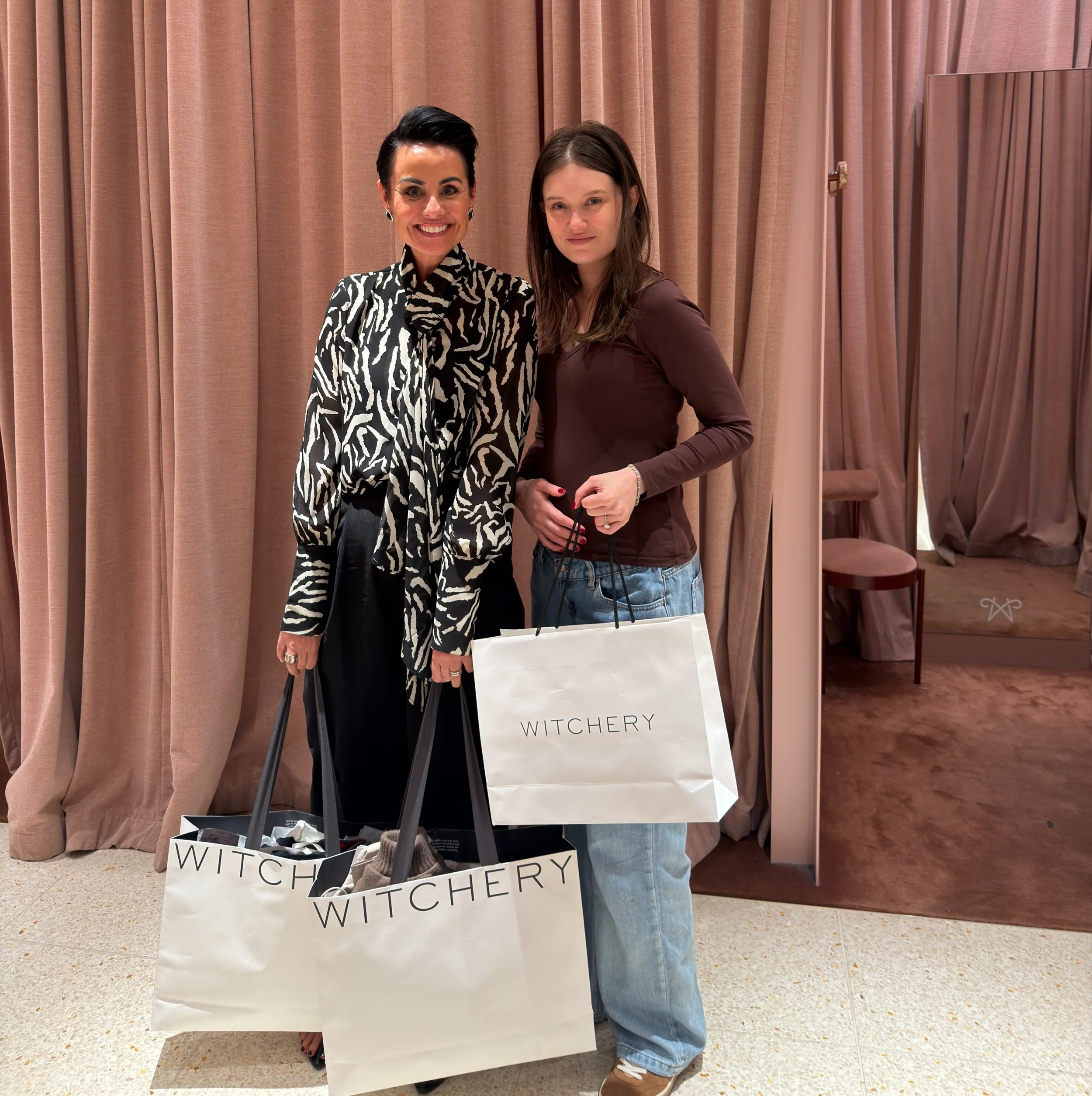 &bull; P E R S O N A L - S H O P P I N G &bull;

A capsule wardrobe that grows with you 🤍

Today I had the pleasure of meeting Sabrina, 27, who is four months pregnant with her first baby and what a beautiful styling session it was!

Sabrina came to