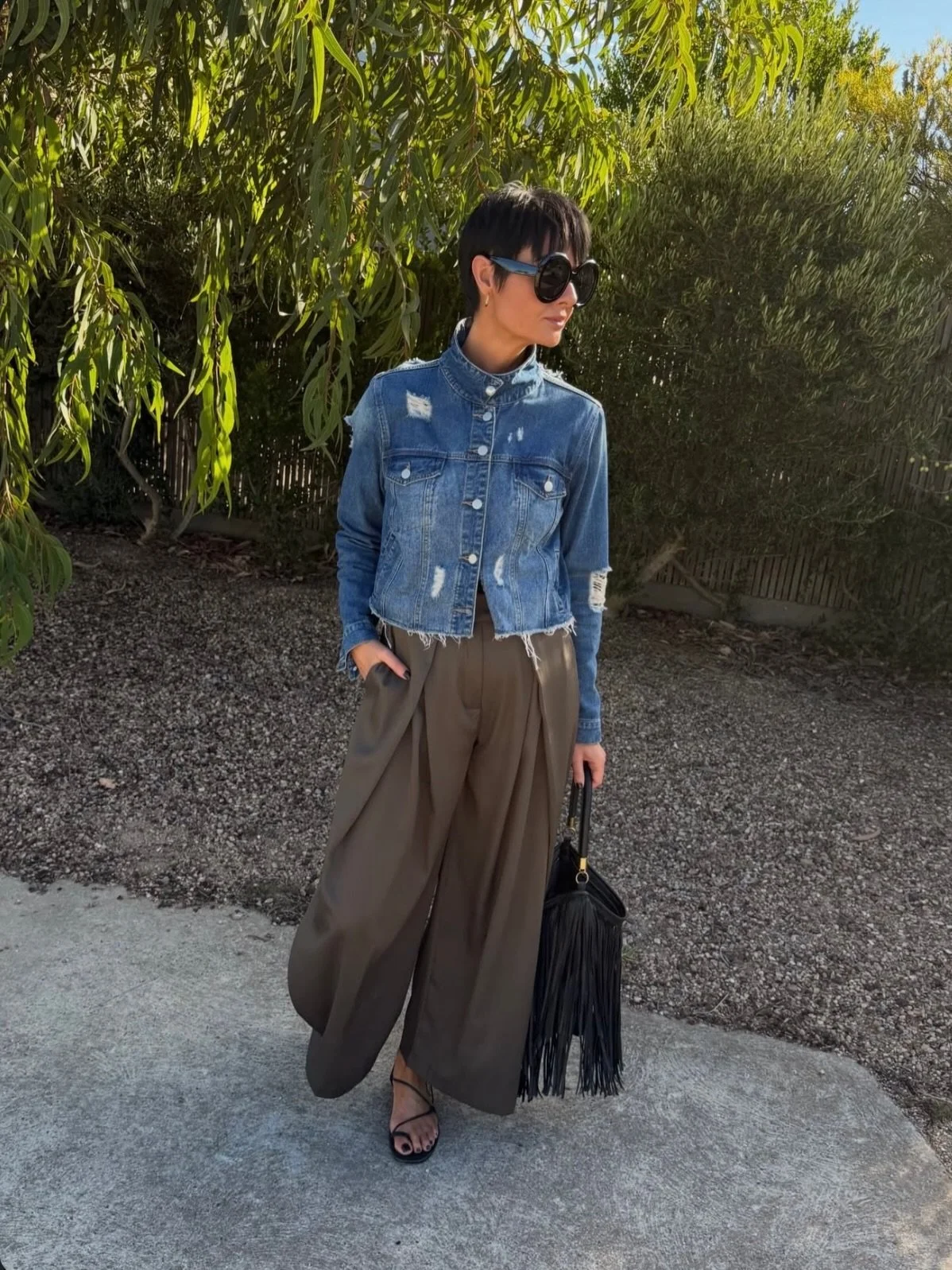 HAPPY SUNDAY 💚

Sunday strolls through the markets call for effortless style with a little edge.

Today&rsquo;s look is built around those viral ZARA pants (you know the ones), styled back with a very old distressed denim jacket I&rsquo;ve reworked 