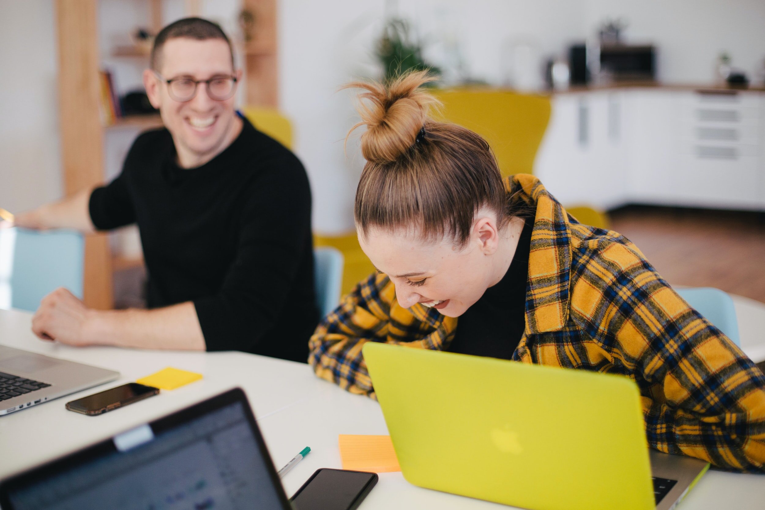 Les conditions de travail : premier facteur de reconversion professionnelle chez les jeunes actifs