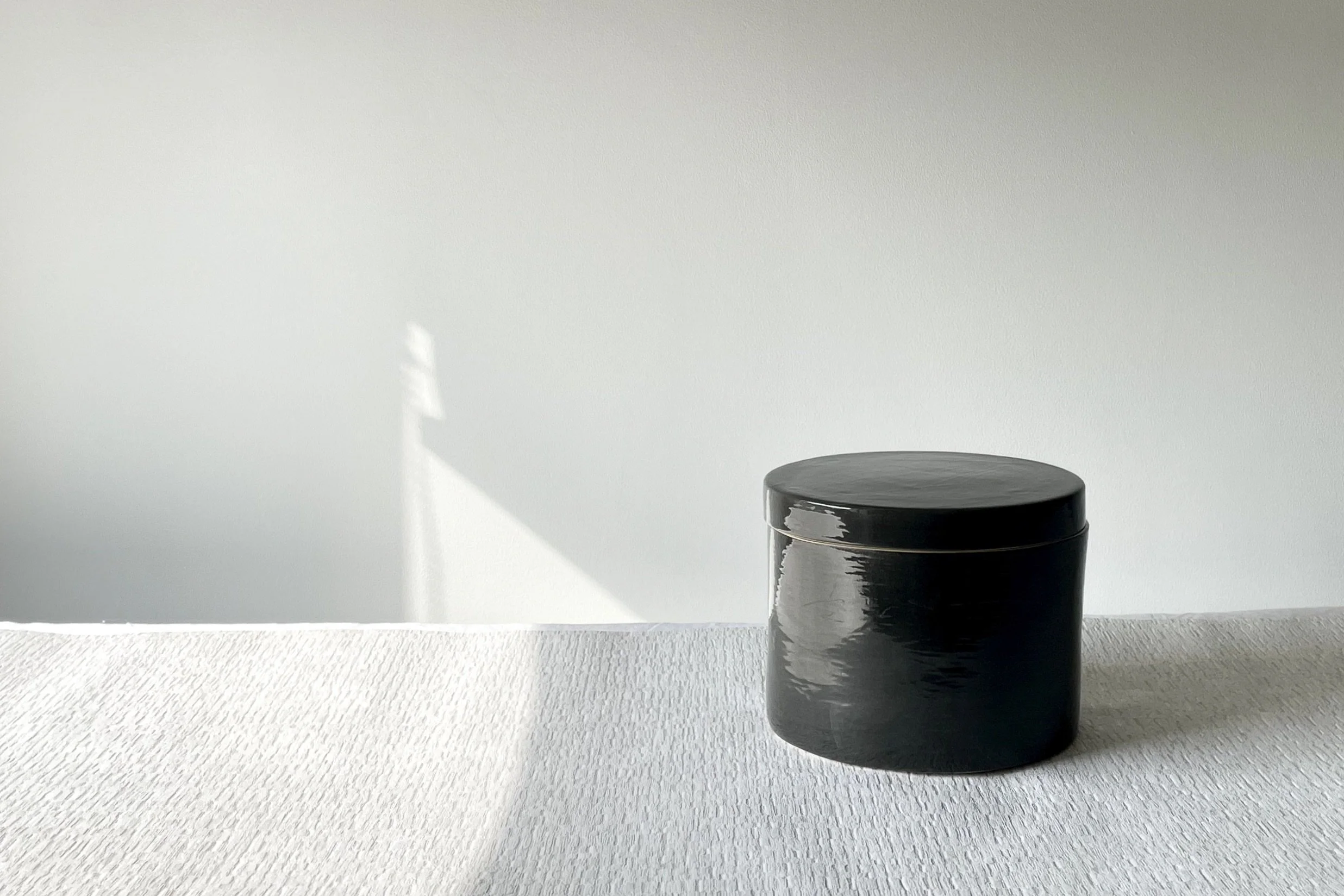 short storage jar 21cmD x 15.5cmH