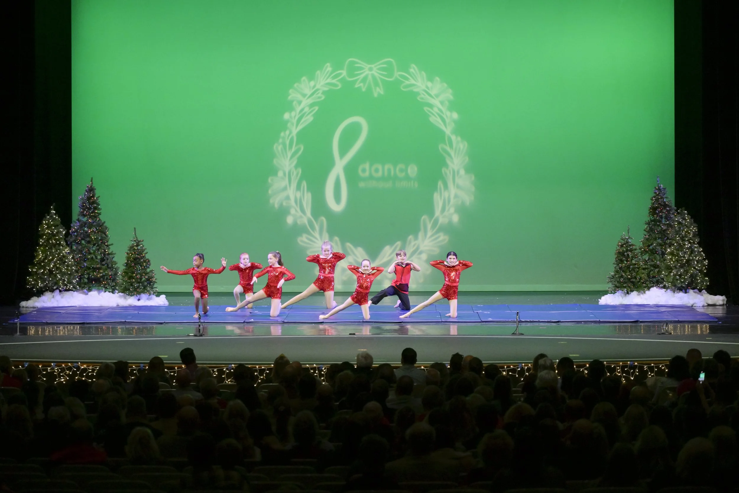 12.13-6PM_02.Here Comes the Snow20251213-_Z8B0833.jpg