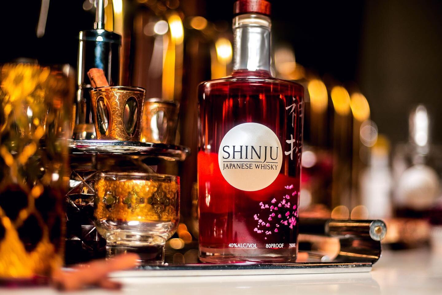 Happy #nationalcocktailday from our &ldquo;double distilled, well balanced elegant expression with wafts of honey, orange and vanilla accompanied by hints of herbaceous notes and light oak,&rdquo; as said by @oakbeveragesinc. 

Pickup a bottle of Shi
