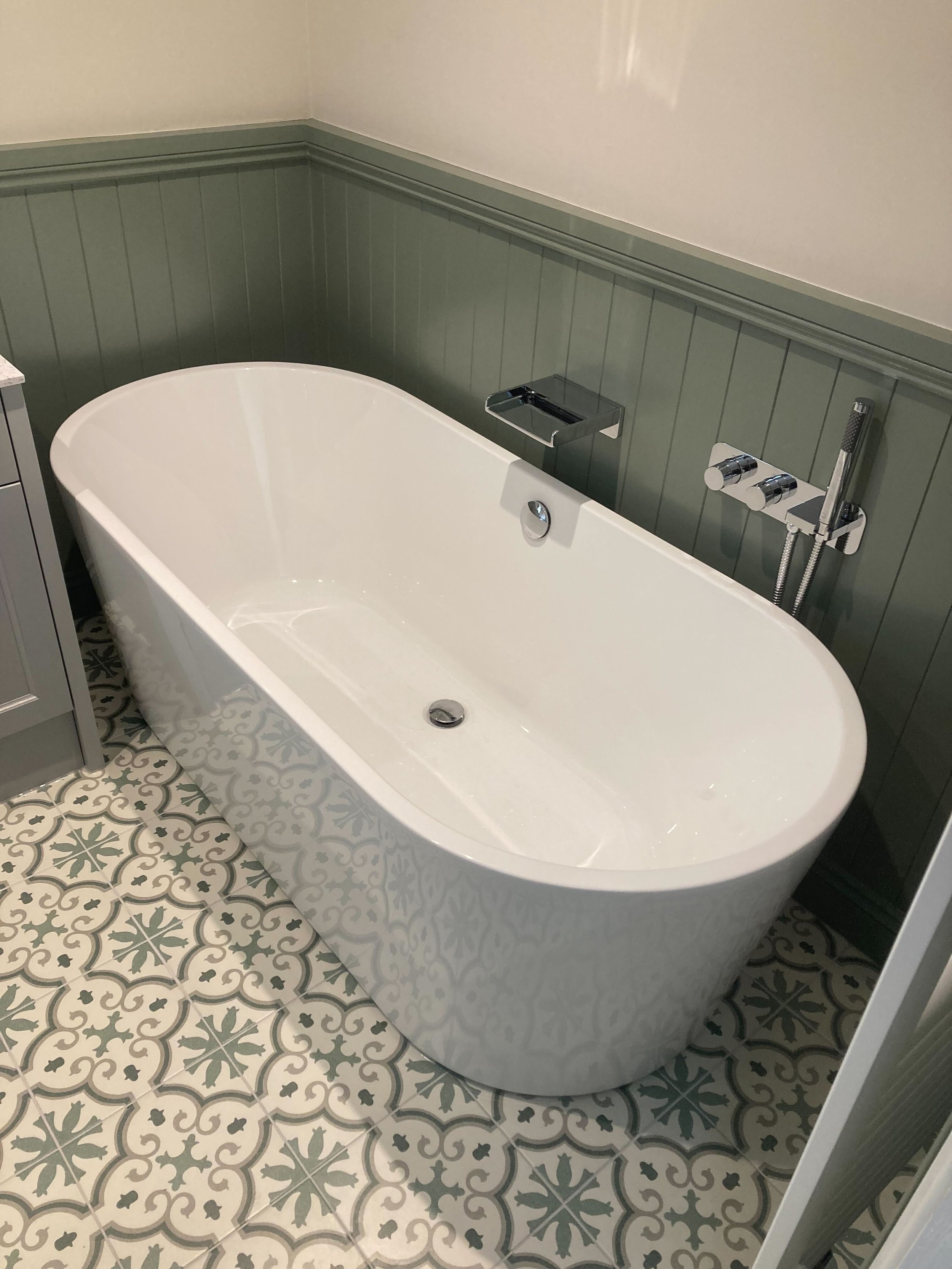 Bathroom Solutions in Aylesbury, Thame, High Wycombe, Princes Risborough, Waddesdon, Amersham, Tring, Great Missenden, Long Crendon