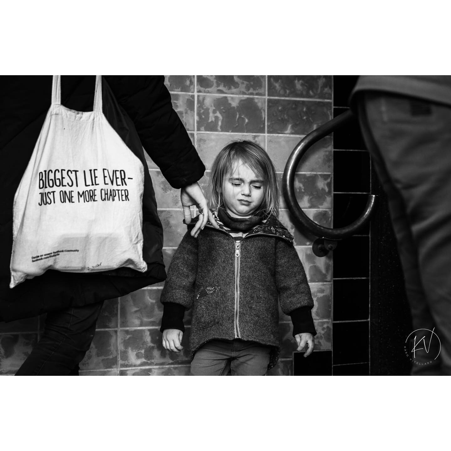 #lifewithtoddlers ✨
_____________________________________________
#storytelling #dasistdoku #lebenmitkindern #reallife #dokumentarischefamilienfotografie #familydocumentaryphotography #familydocumentaryphotographer #dff_feature #familienfotografie #f