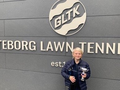 Tv&aring; fina titlar ifr&aring;n Halloween Cup p&aring; GLTK under lovveckan🎾💪 Ludwig Nilsson 2:a i klass PS12B och Alva Danielsson 2:a i klass FS10B😊💪