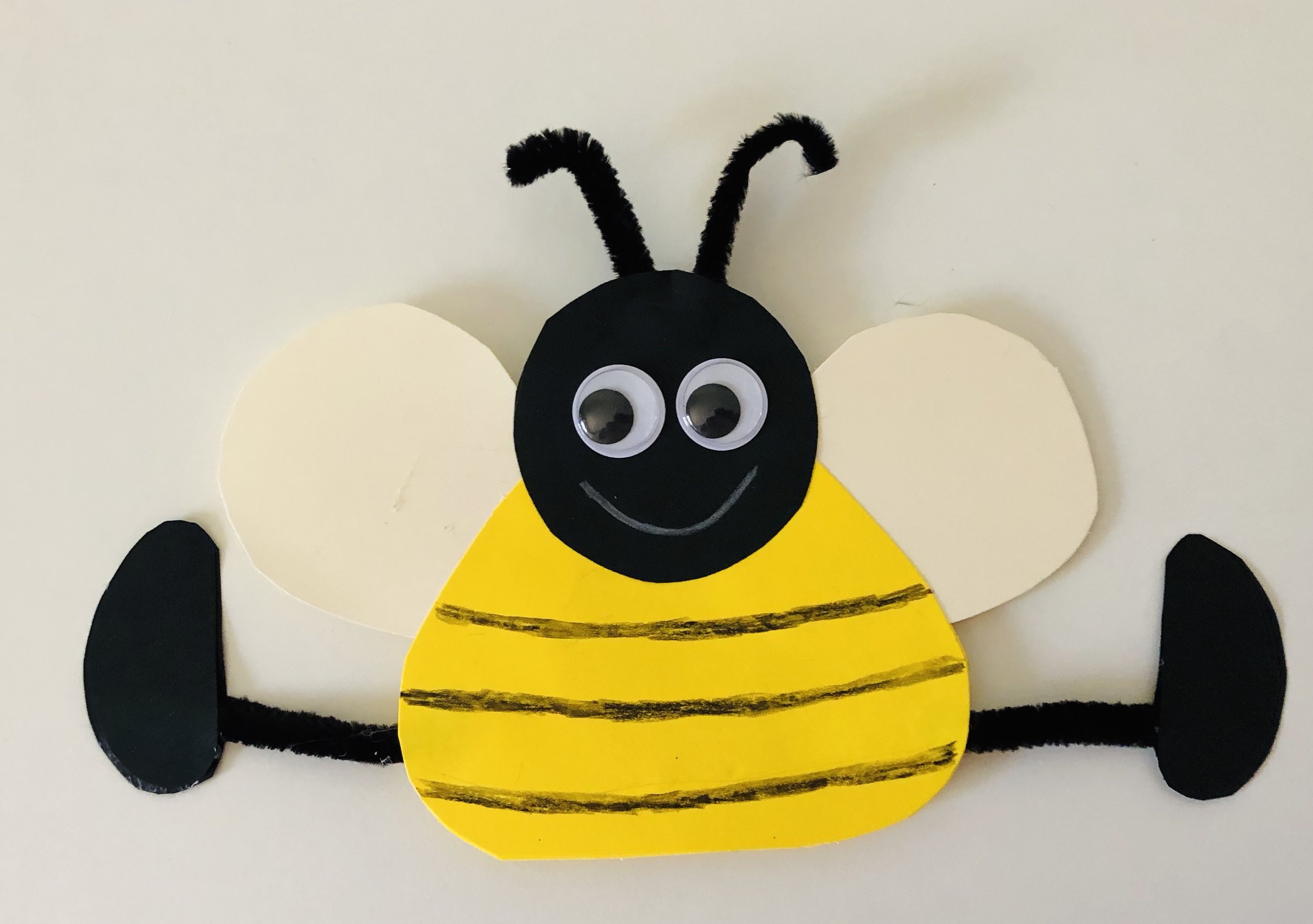 Die Biene: Basteln einer frechen Biene 🐝 — Grundschule und Basteln