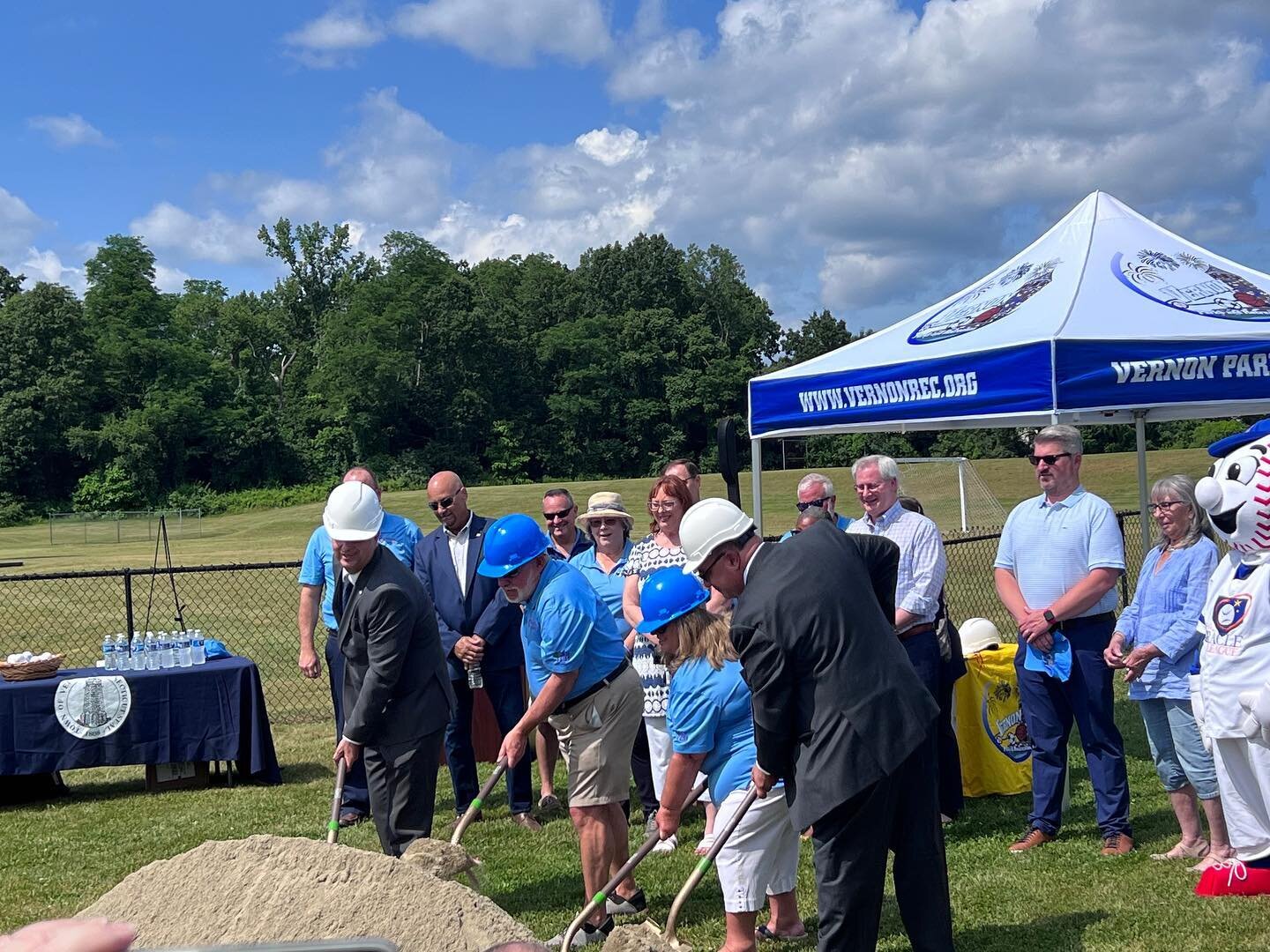 Our groundbreaking ceremony today for our future field 🙌🏻