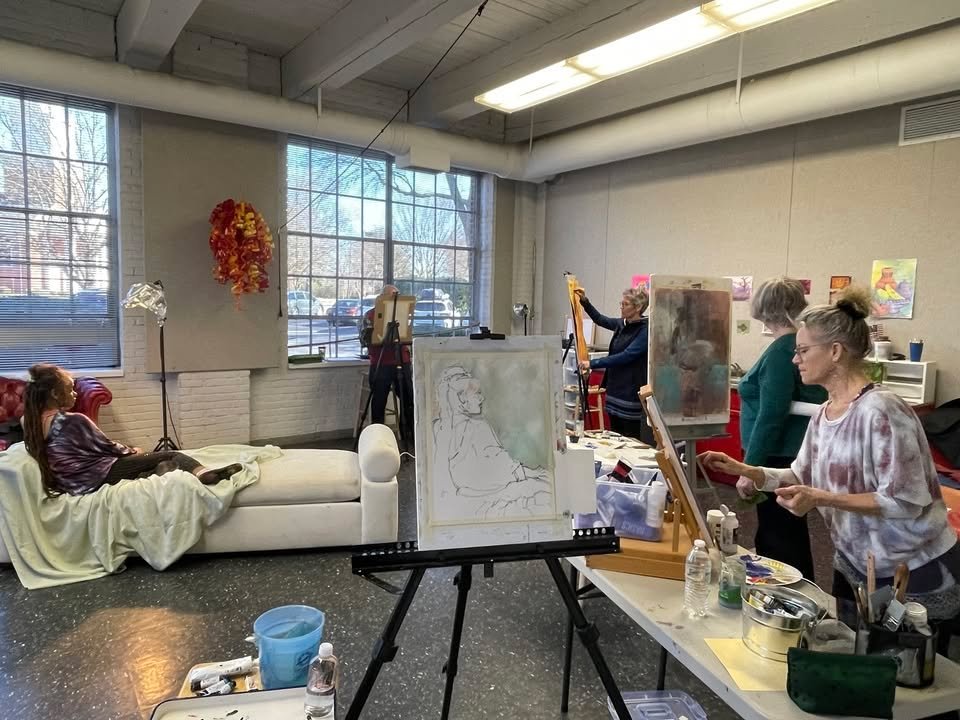 Every wanted to try your hand at figure drawing? We still have availability for February at Old Rock School. Contact Karla to register today! kstarnes@hickory.org

#hma #hmaOnTheGo #hickoryart #hickoryartmuseum #figuredrawing