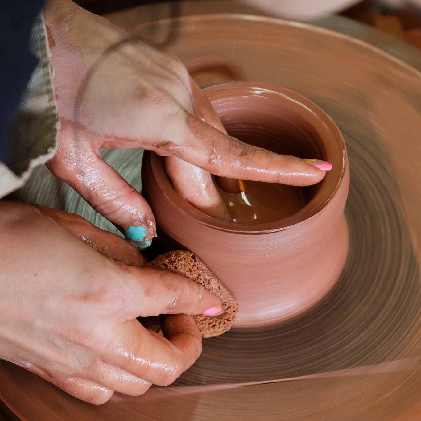 We still have a few spots left for our "Sip N' Spin" program on Thursday at Mud Mamas Studio! Have you ever wanted to learn how to throw a pot on a pottery wheel? This is your chance! Refreshments will be provided.

Members: $105 
Non-Membe