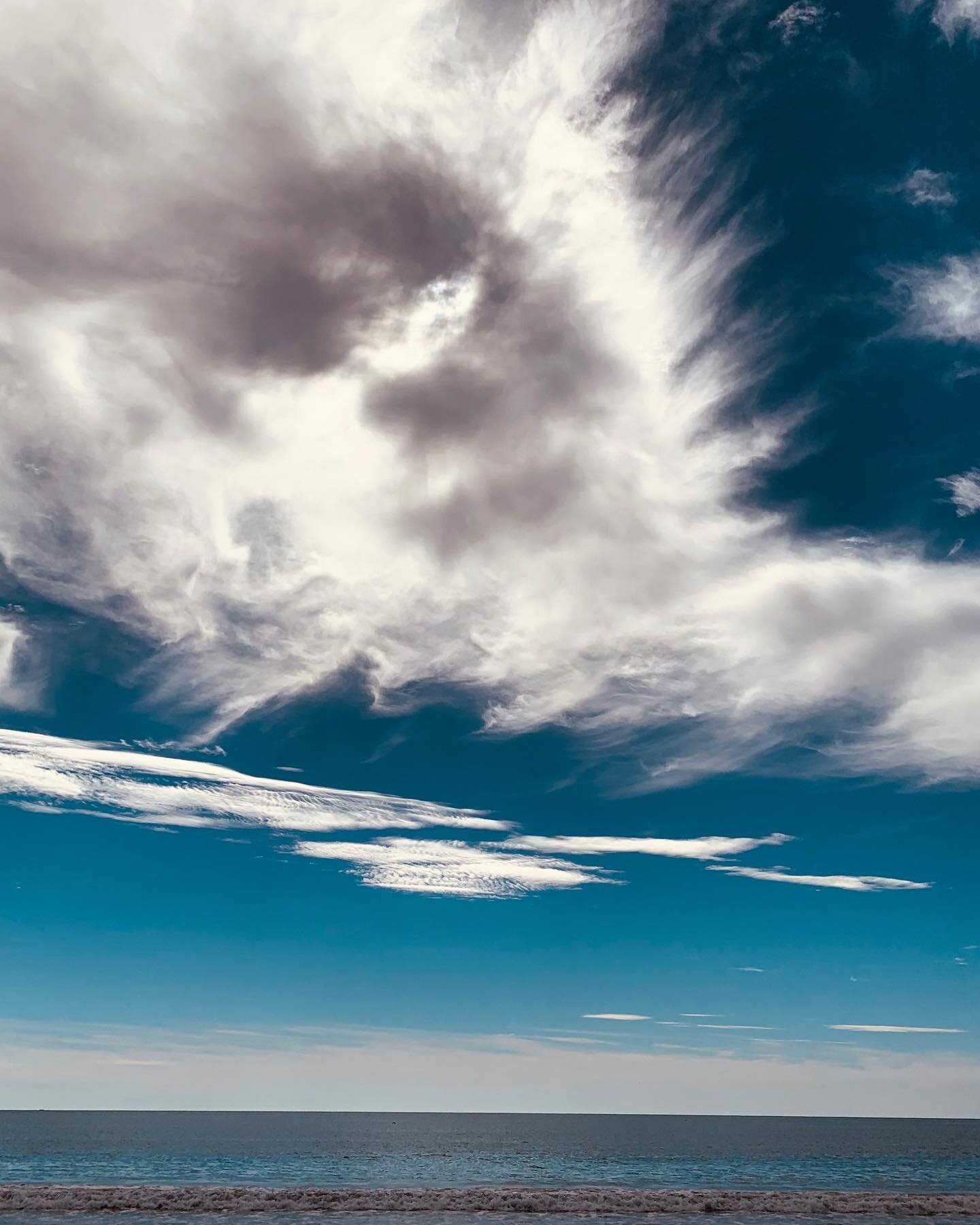 Look up!

Today while you are out on your adventures, whether it be on the hiking trail or in your own backyard, don&rsquo;t forget to LOOK UP. 

Sometimes the best views and the most breathtaking skies are hidden in plain sight.

#dontforgettolookup