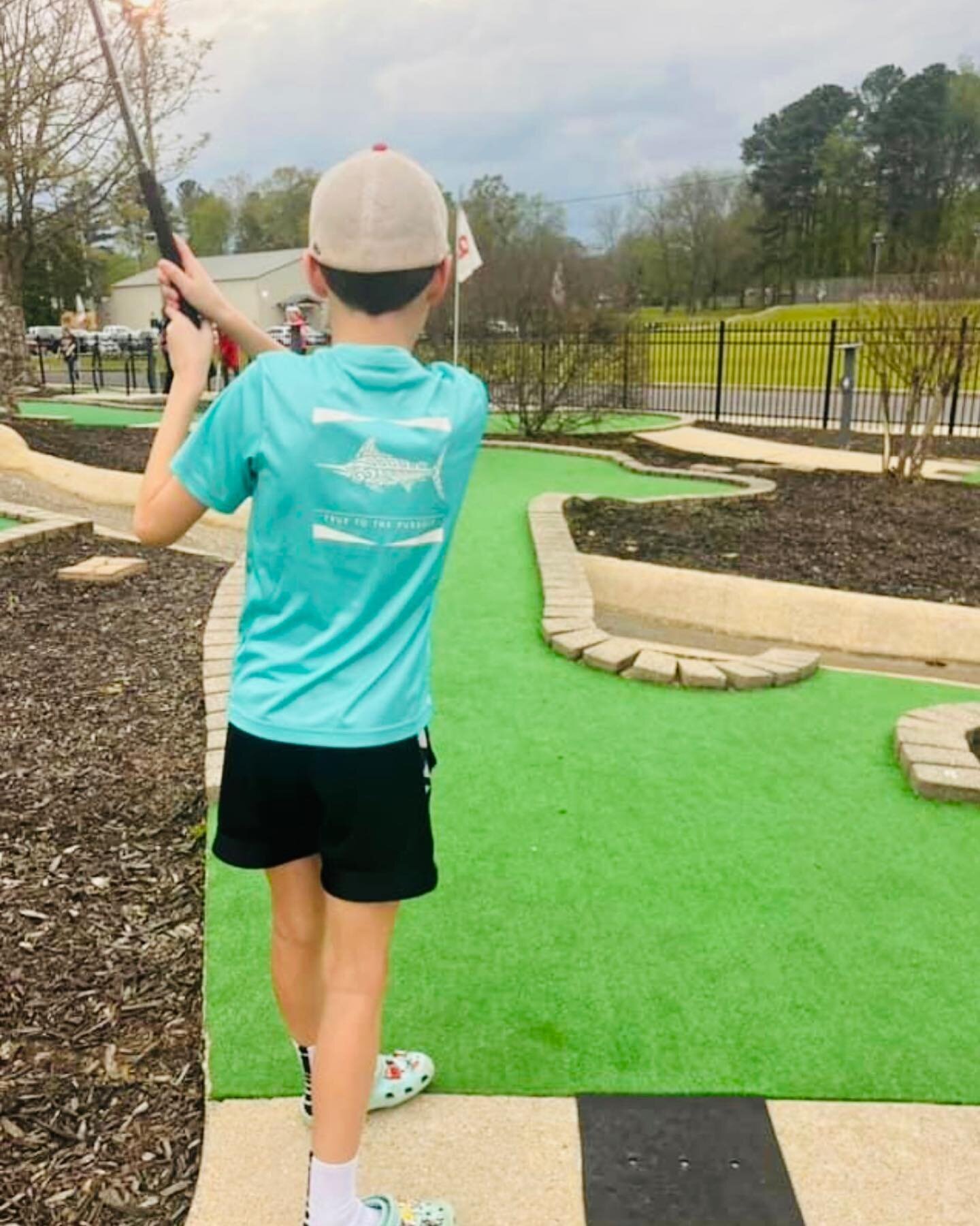 Now open weekdays after school. (3 pm - 7 pm on Tuesdays - Thursdays) Take advantage of the discounted weekday admission price! ⛳️