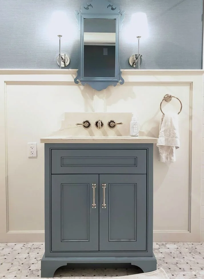 Home Tour: Strider's House - Outdated to WOWZA Bathroom!