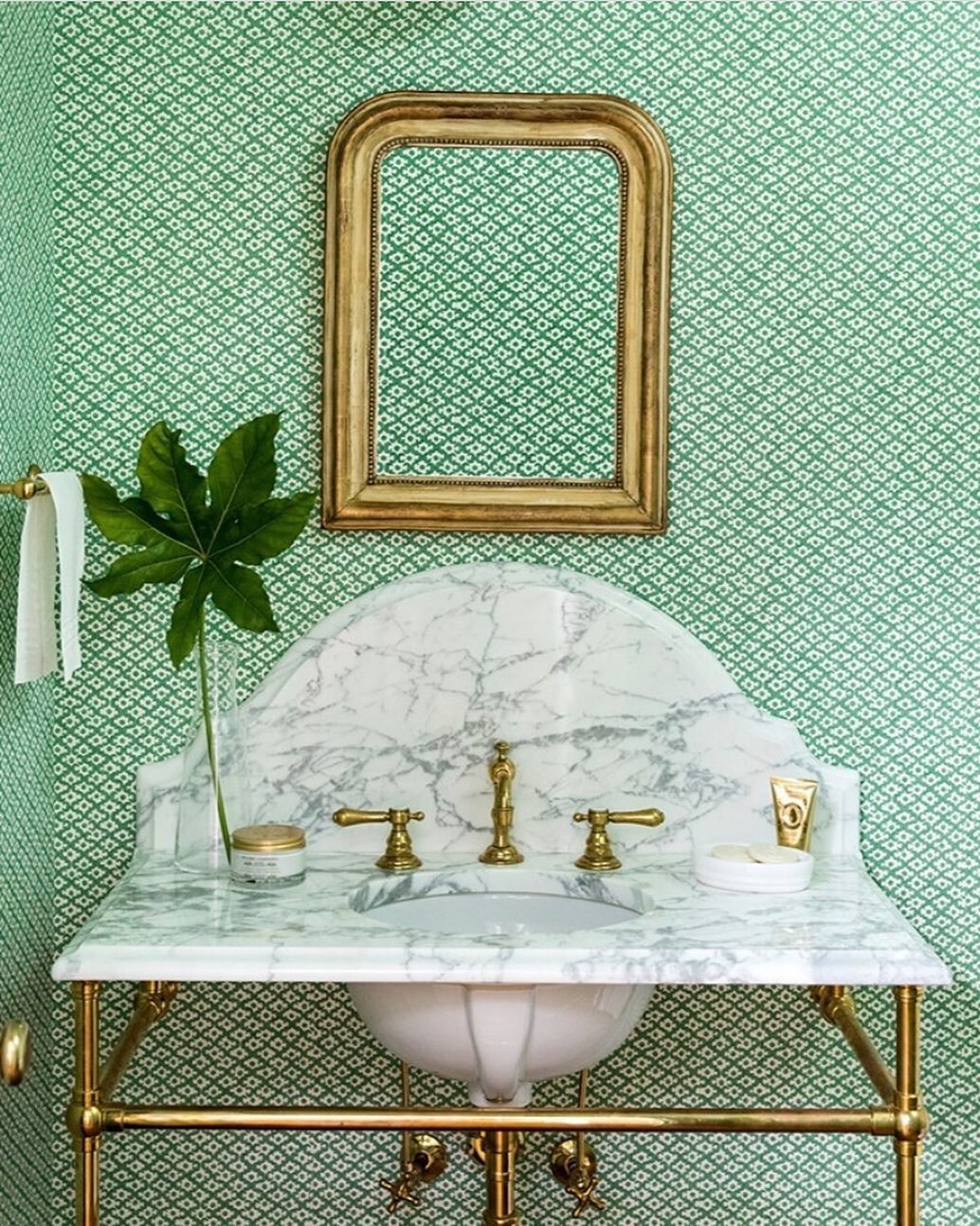 Happy St. Patrick&rsquo;s Day! ☘️
~
#stpatricksday #clover #green #luck #annewagonerinteriors #powderroom