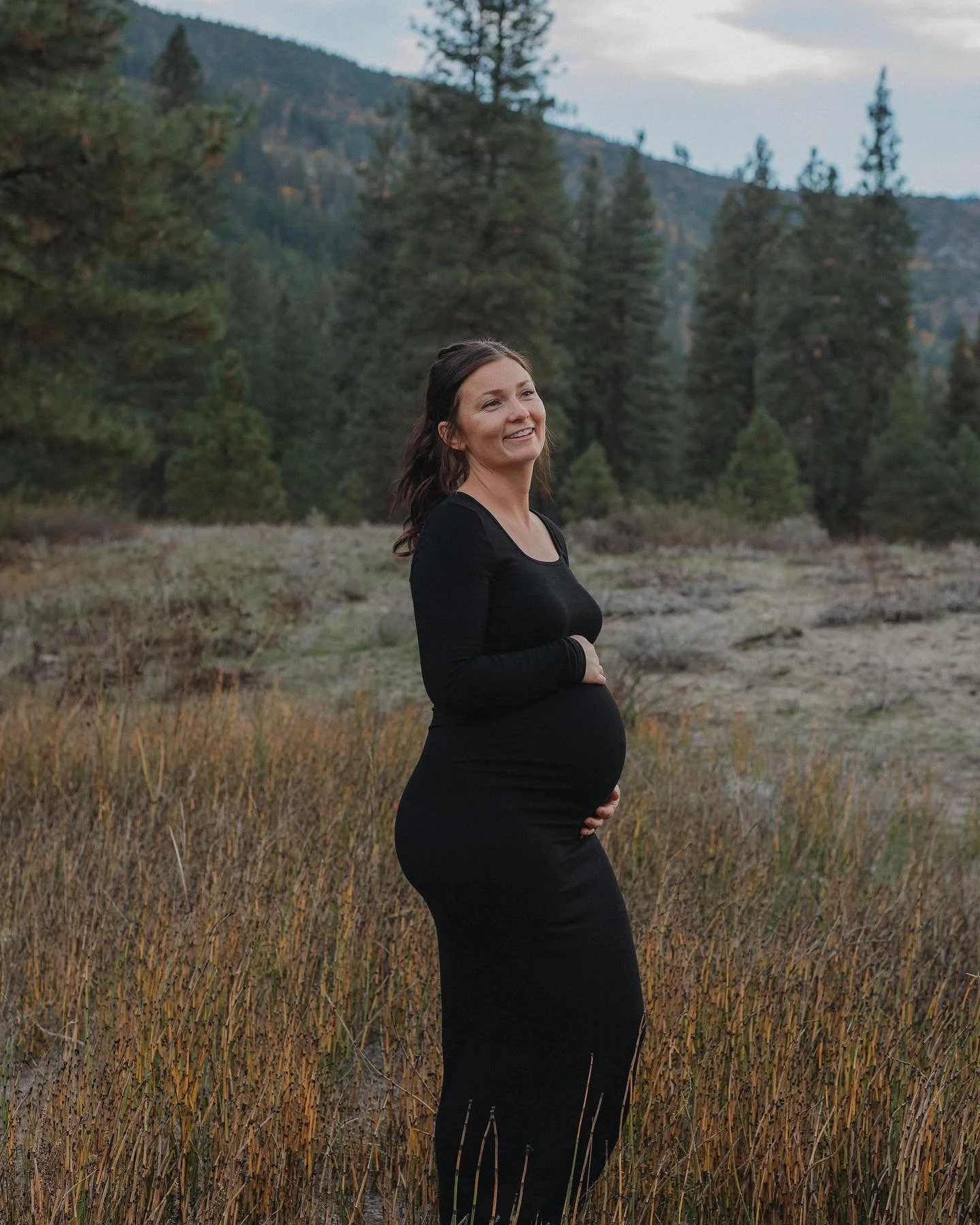 Lexi + Ethan + little babe

A dream photoshoot in Leavenworth, Washington with my &ldquo;twin&rdquo; cousin. I can&rsquo;t wait to meet their little addition!