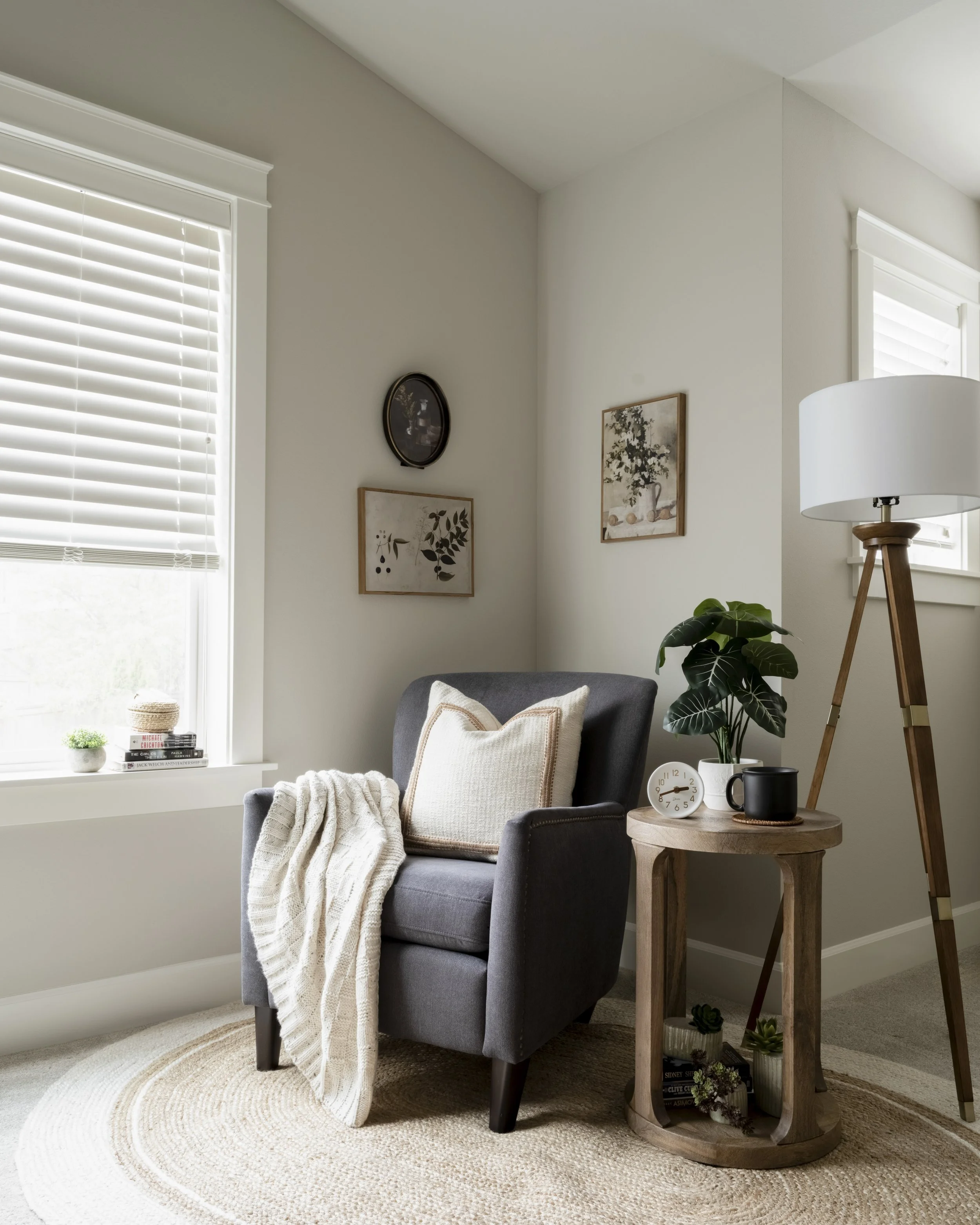 “Have a Weird, Empty Architectural Nook in Your Home? Try This Low-Profile Frame-and-Layer Trick to Turn an Awkward Corner into a Hidden Luxury Feature.”