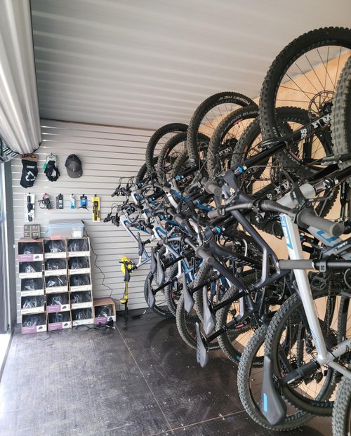 Mountain bike and gravel bike rentals — THE LINE | Bike Experience