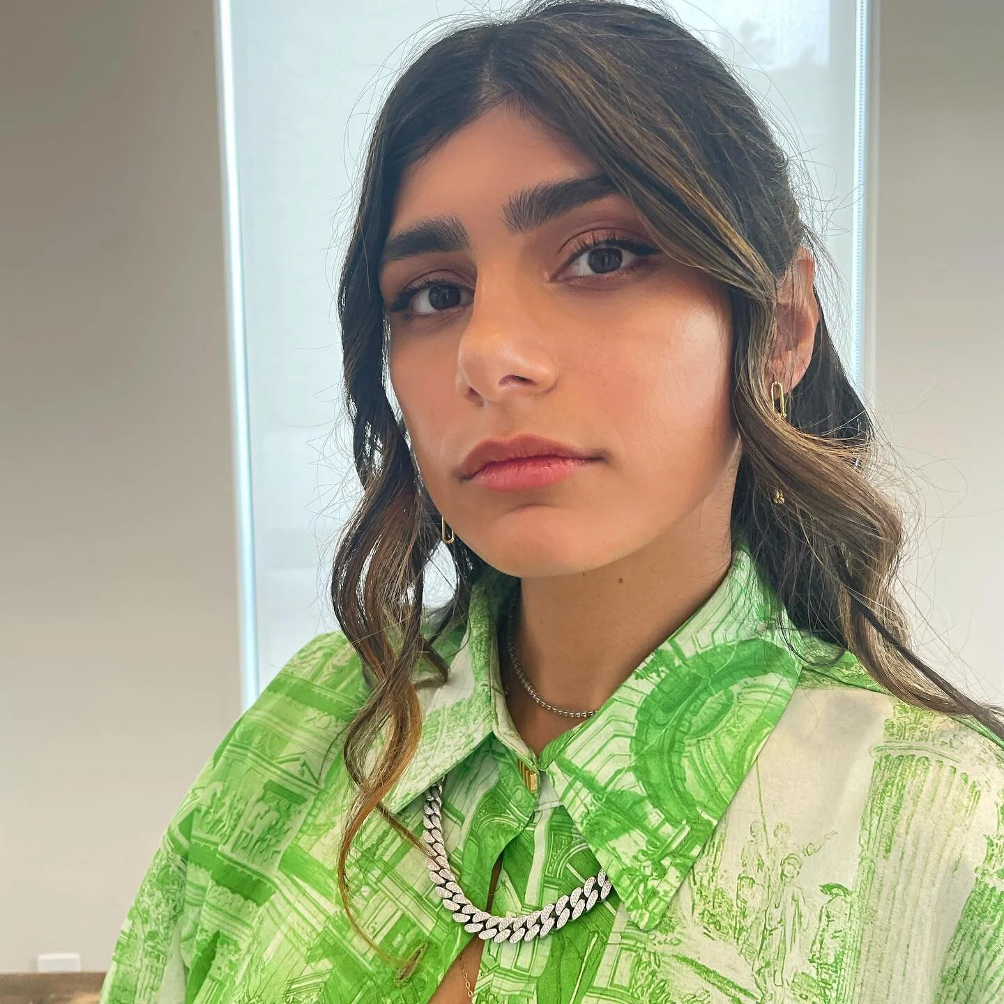 Can&rsquo;t get enough of this face ❤️ Makeup &amp; Hair by me for @miakhalifa
Styling @katandcaraofficial, @kathryngosik 
Using; 
Skincare-@saintjanebeauty &amp; @vieenrosebeauty rose cbd facial mist  Foundation-@armanibeauty
Brows- @saiebeauty
Eyes