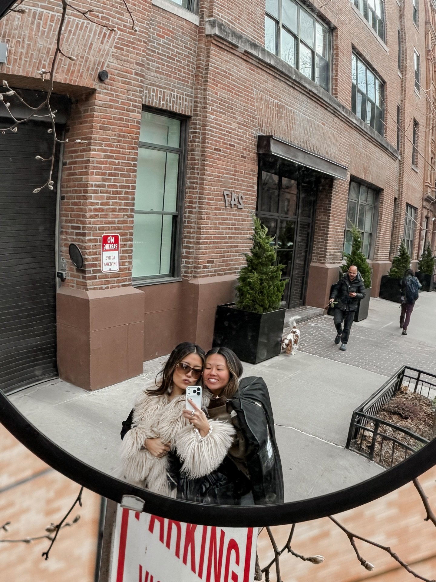 we love a work-play vacay 🗽🛍️