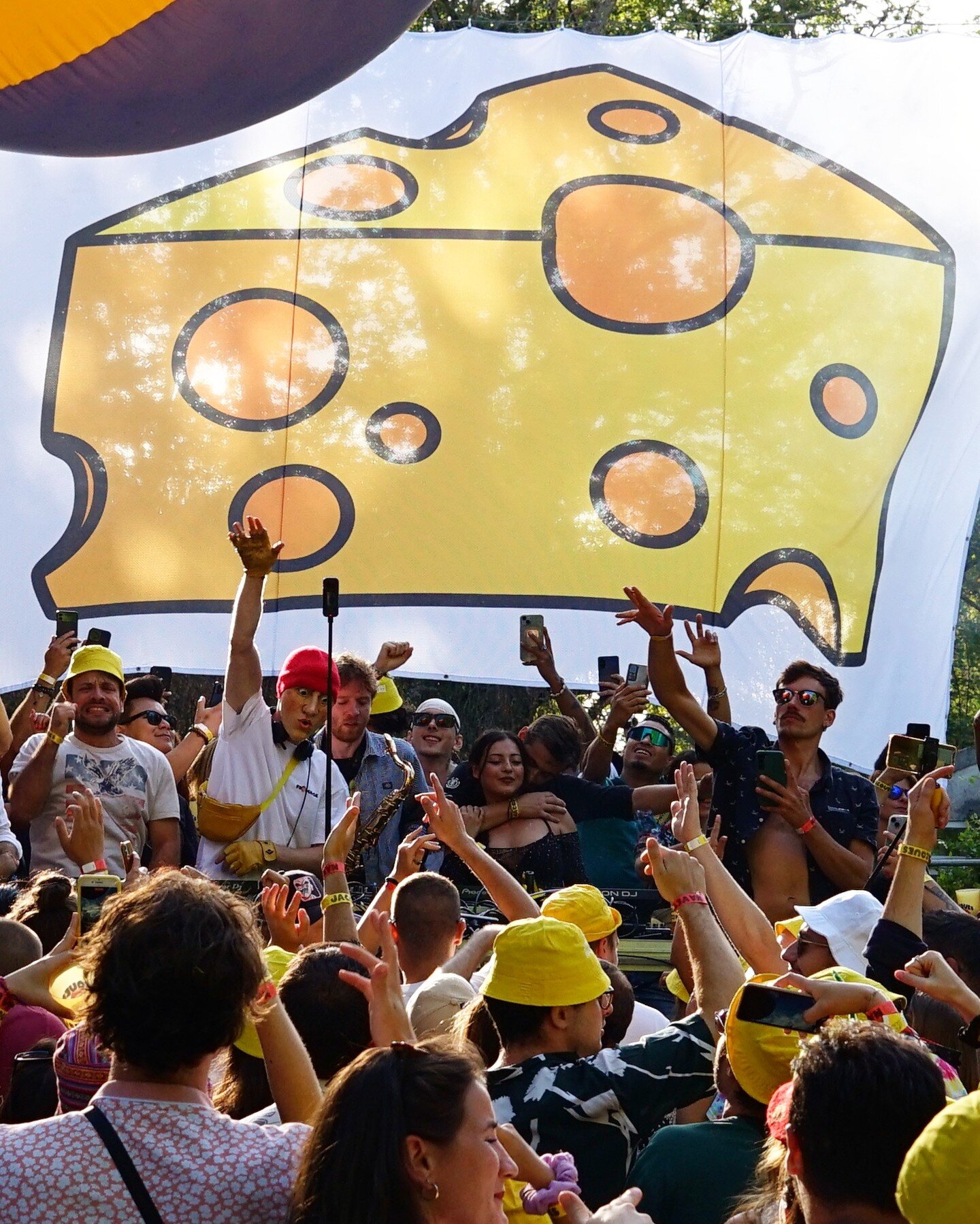 Tu veux du fromage?

#jacquesfromage #fromage #cheese #party #festival #electro #housemusic #dj #mask #crowd