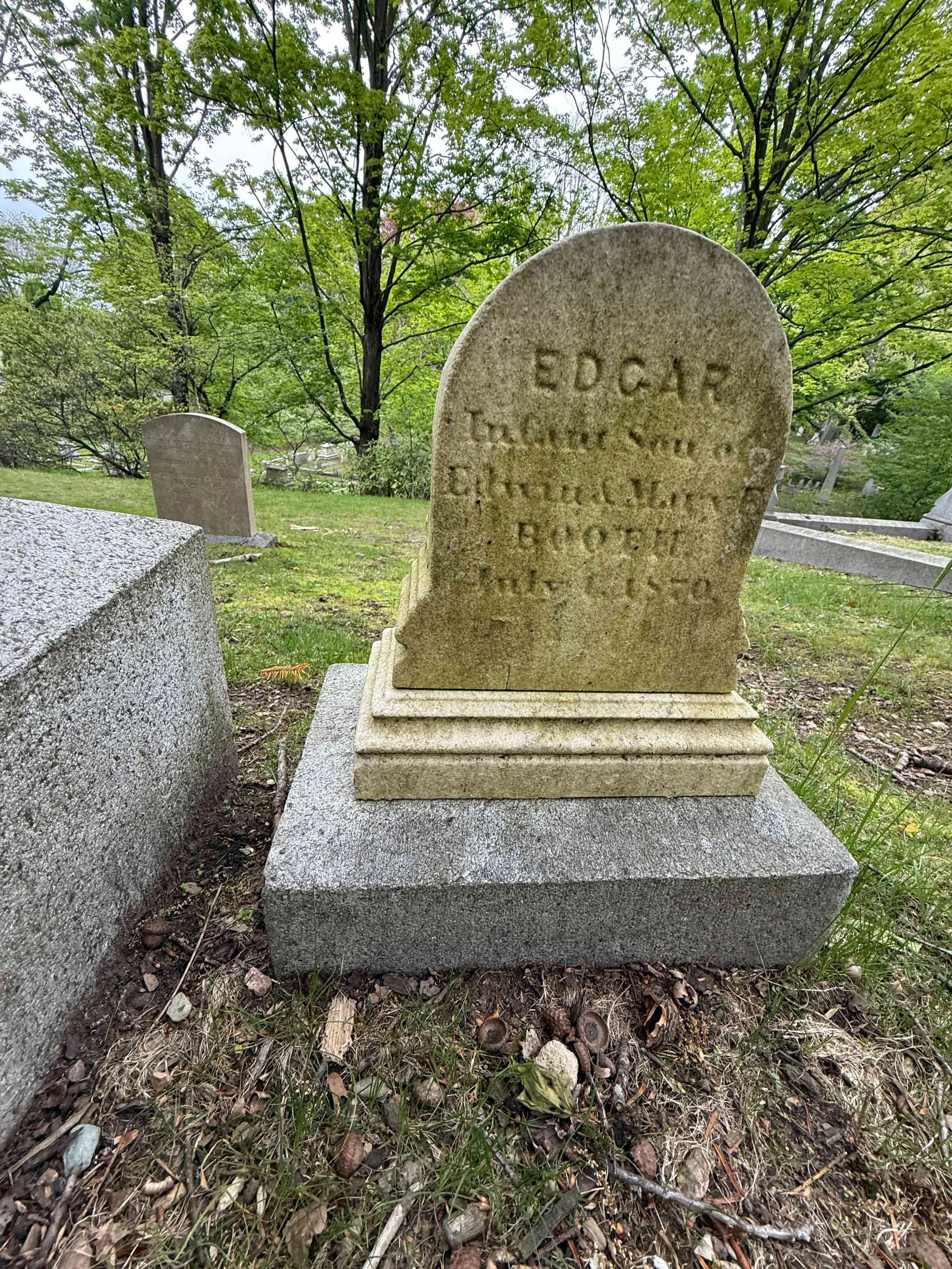 Mount-Auburn-Cemetery_Edgar-Edwin-Booth-child.jpg
