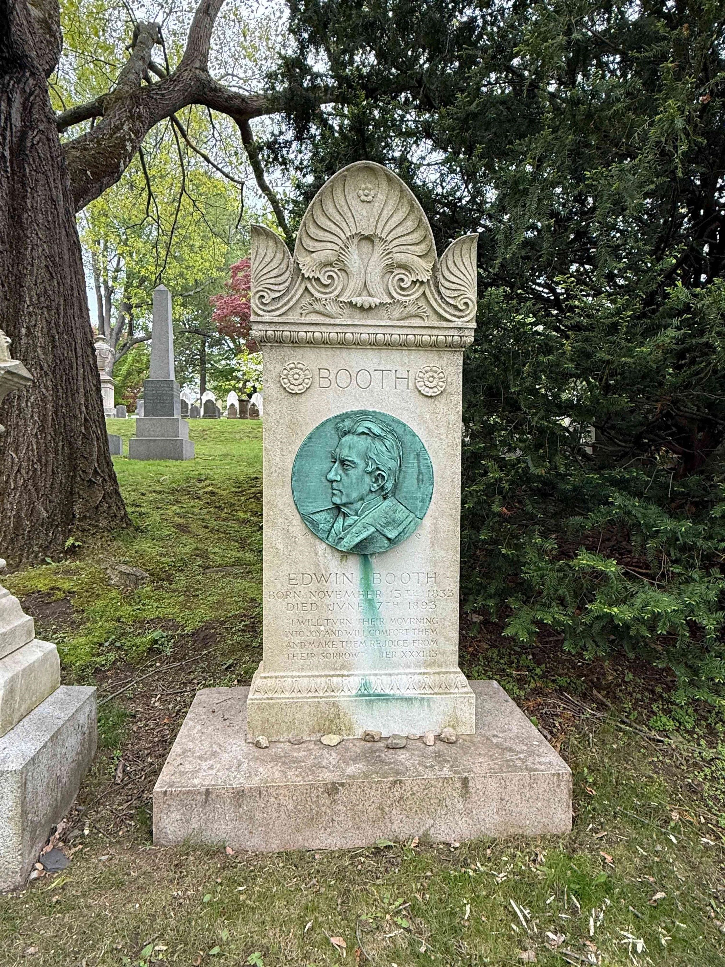 Mount-Auburn-Cemetery_Edwin-Booth1.jpg