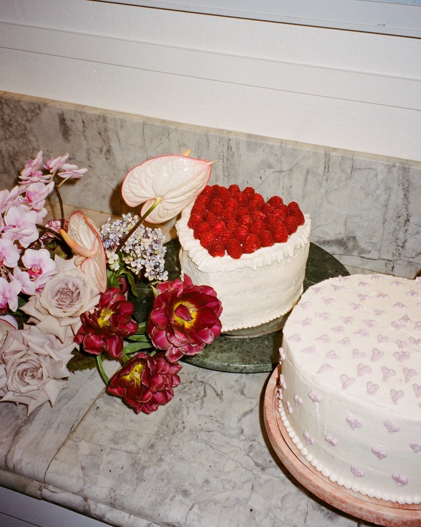 homemade cake on film 🍓🎞️ &mdash; 
.
.
.
.
.
.
#destinationwedding #destinationweddingphotographer #europeanweddingphotographer #positanoweddingphotographer #melbournephotographer #melbourneweddingphotographer #australianphotographer #australianwed