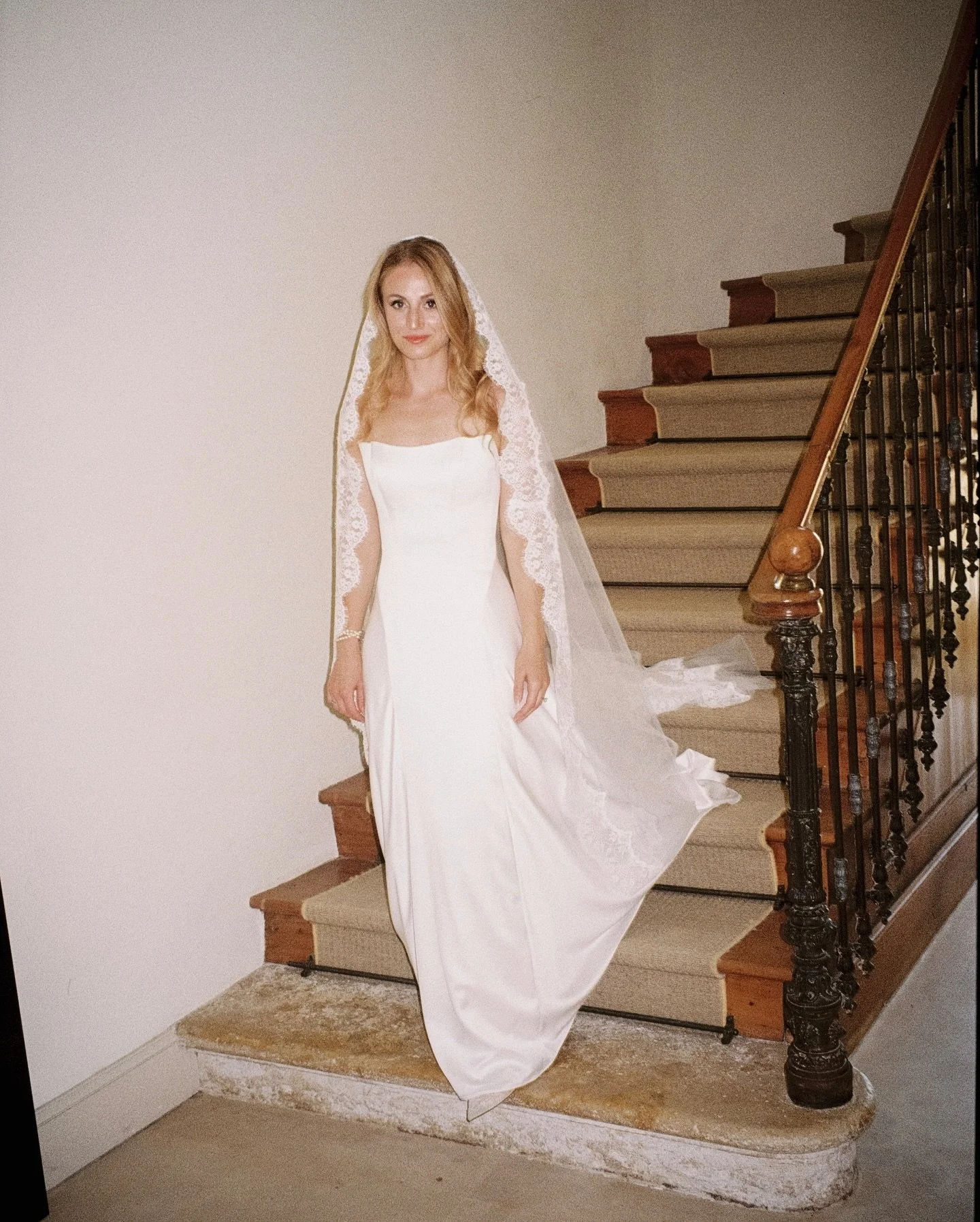 Dreamy 35mm film of Kate &amp; Dan 💭🏹

Photography + Content Creation | @aleishaedwardsweddings
Venue | @chateaunaudou
Planning | @byjoanneweddings
Florals | buzzybeeworks
Bride + Groom | @kateamirault &amp; @danlupinacci
Bridal Gown | @jennyyoonyc