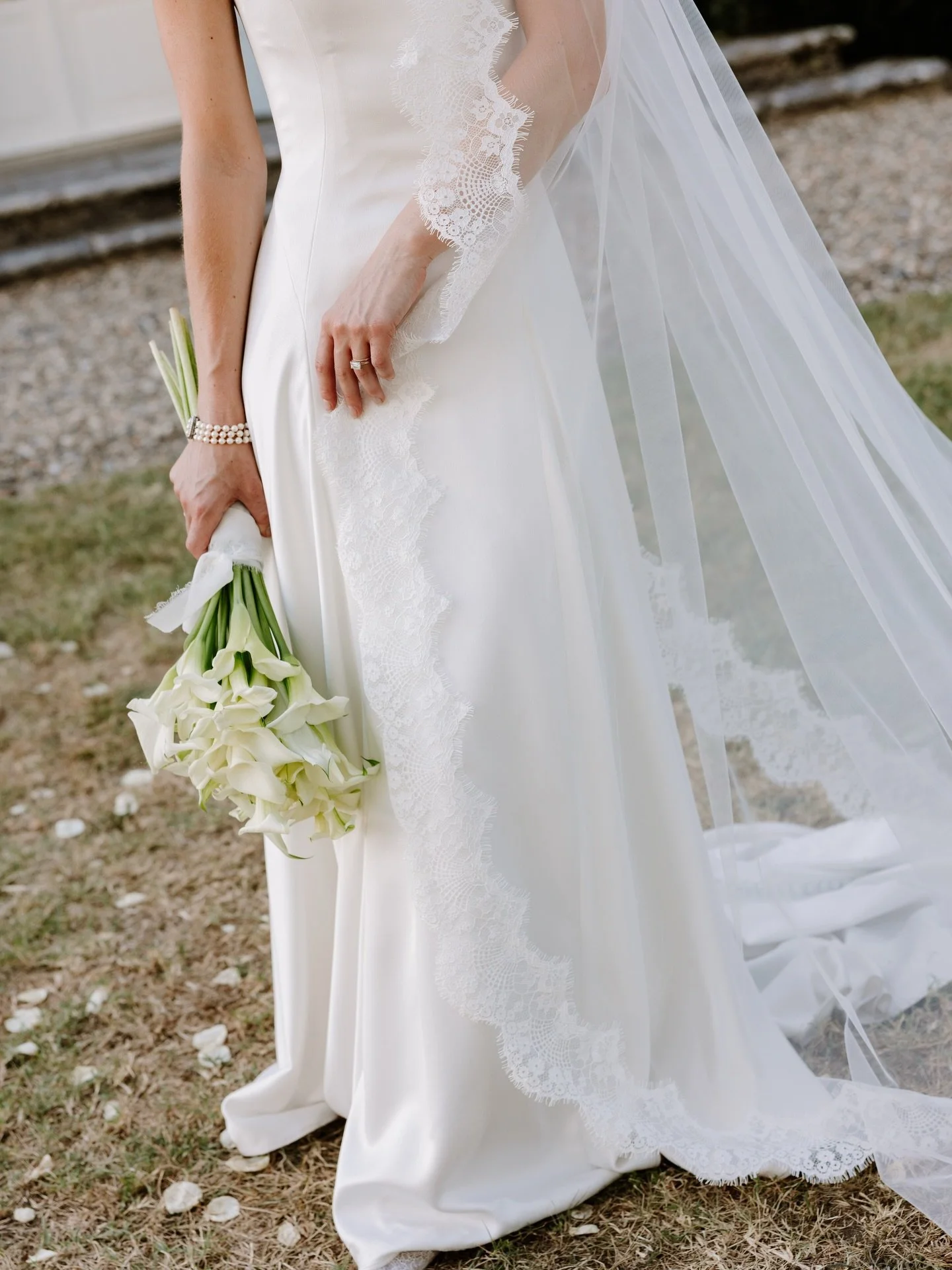 Favourites from France 🤍 

Photography + Content Creation | @aleishaedwardsweddings
Venue | @chateaunaudou
Planning | @byjoanneweddings
Florals | buzzybeeworks 
Bride + Groom | @kateamirault &amp; @danlupinacci
Bridal Gown | @jennyyoonyc
Bridal Shoe