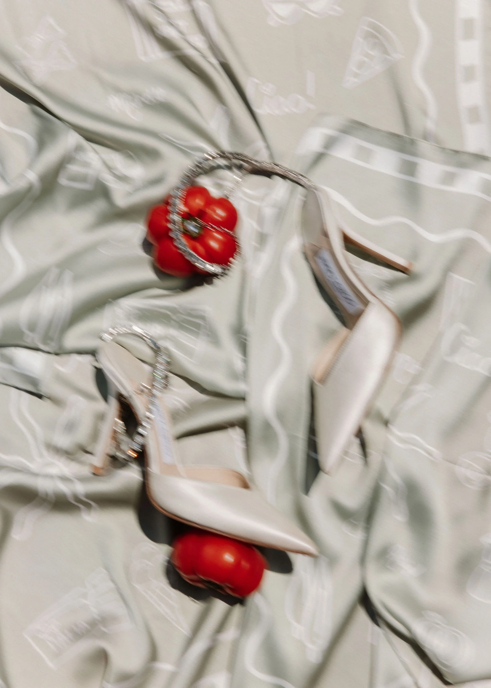 AEW_RobinandMichelle_WeddingPreviews-3.jpg