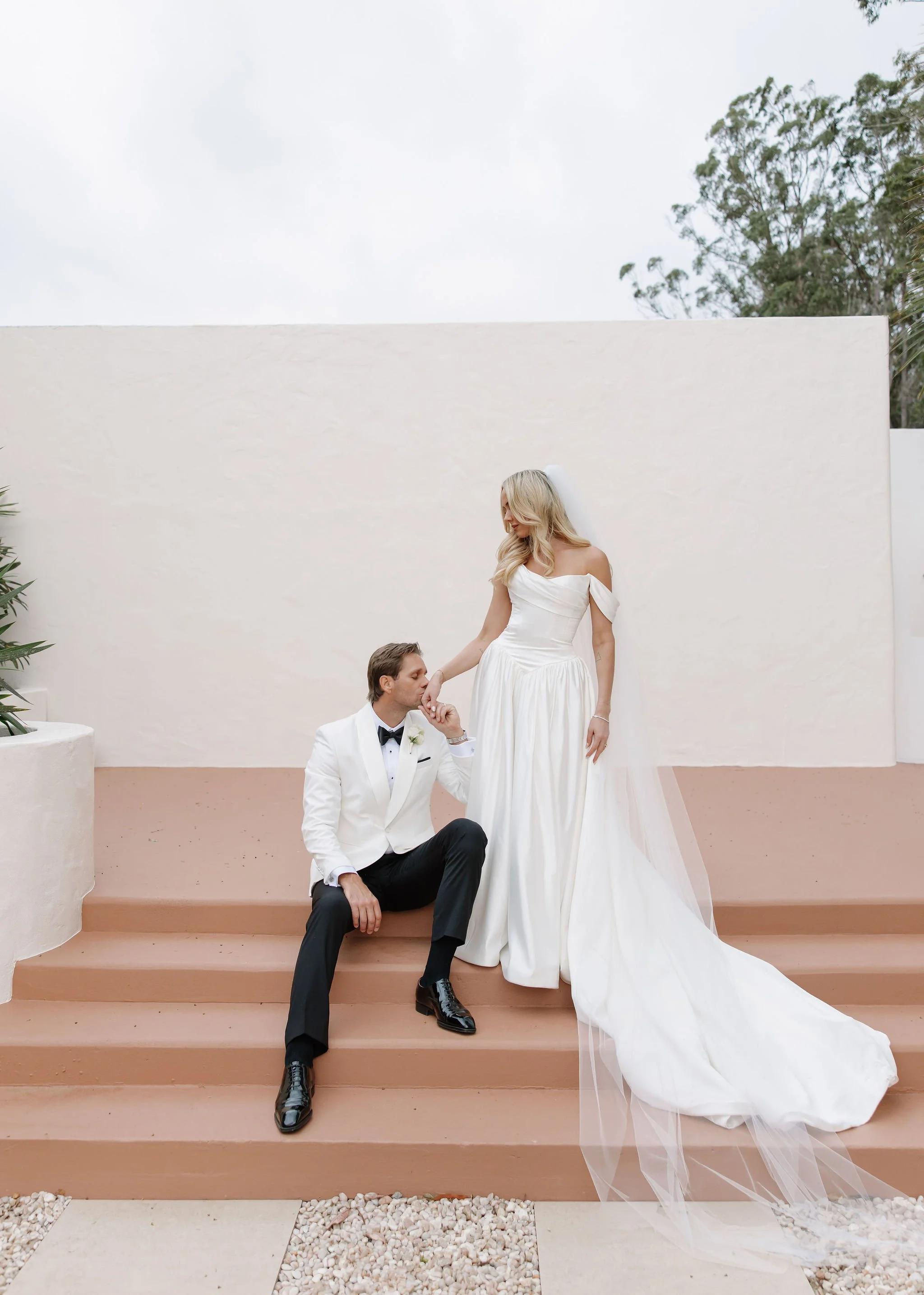 AEW_AmberandPaul_WeddingPreviews-51.jpg