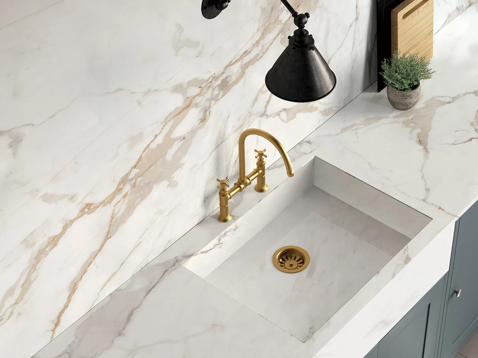 Nabel Calacatta Golden Countertop-3.jpg