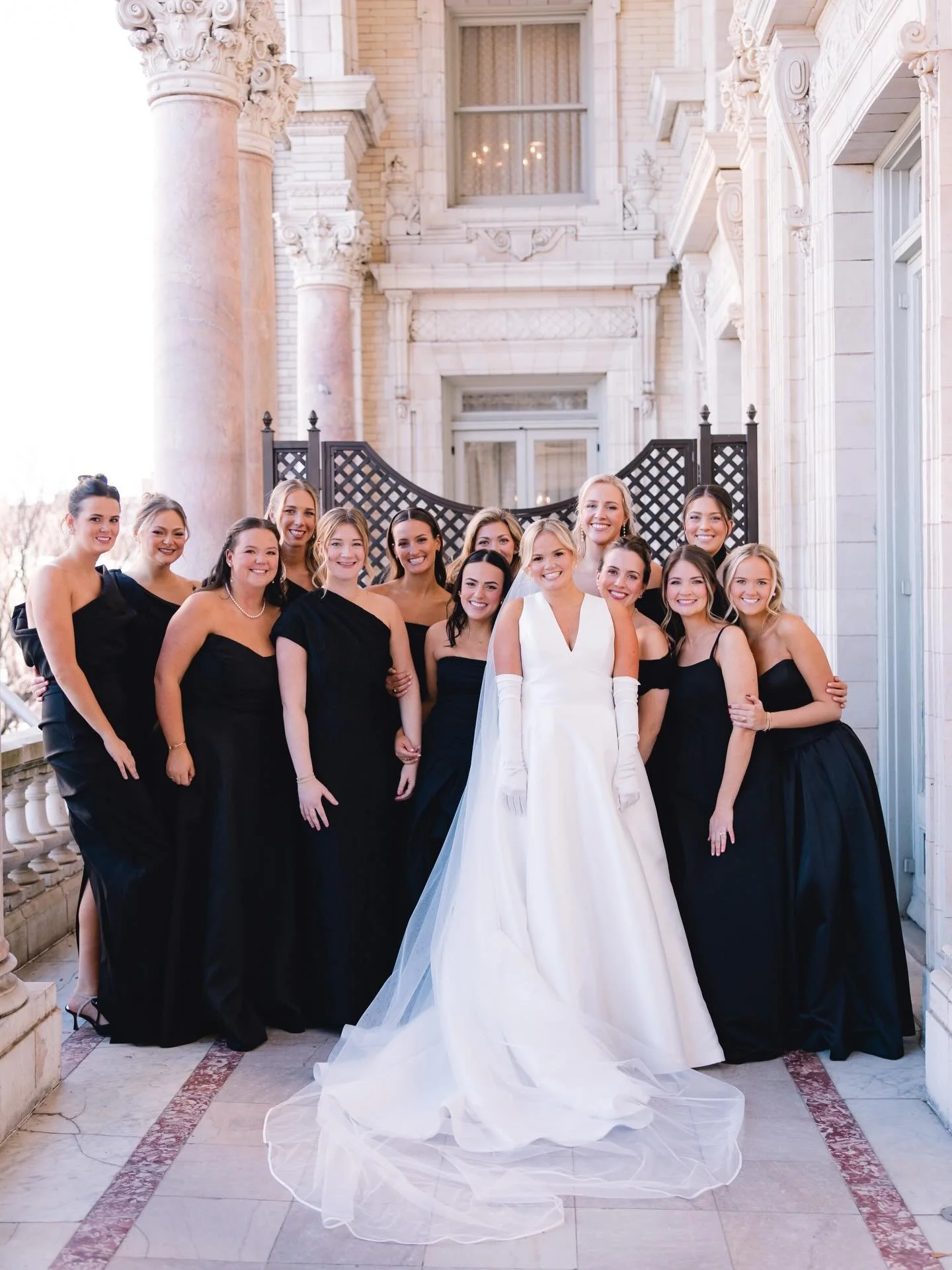 This cold weather and incoming snow has us reminiscing on this cold, brisk day in December ❄️ 

Classic black and white is always a good idea 🖤🤍

Photographer: @paigeryanphoto 
Florals: @tommysgardenrva 
Venue: @commonwealthclubweddings 
Getting re