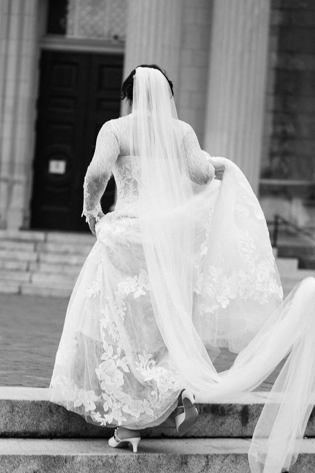 Elizabeth wedding dress vail