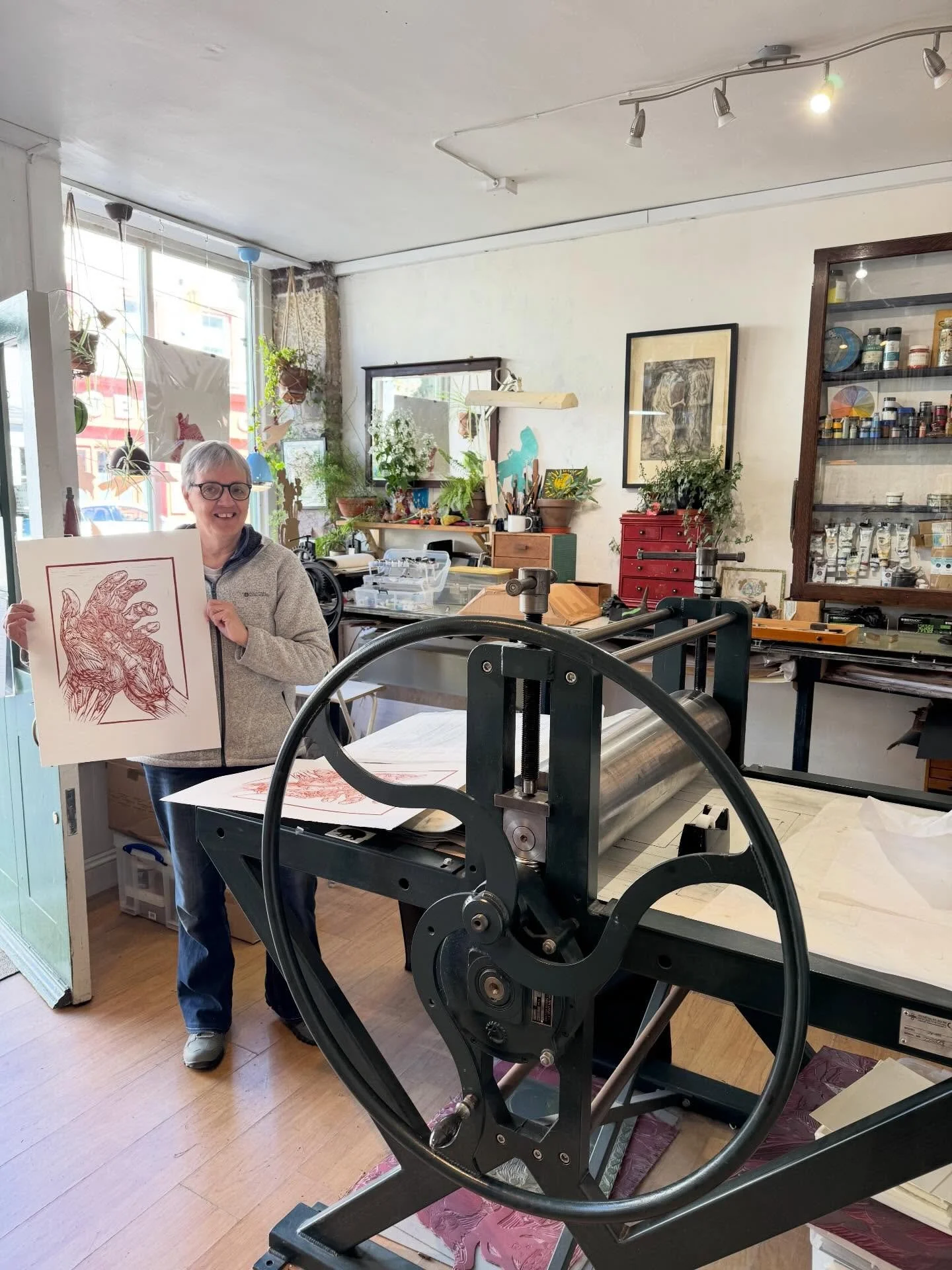 One of the great pleasures of running the print studio is sharing the space with other artists. Here is one of the most recent Lino prints made by the wonderful @flisswatts . It&rsquo;s always so inspiring to see how she creates such beautiful form c