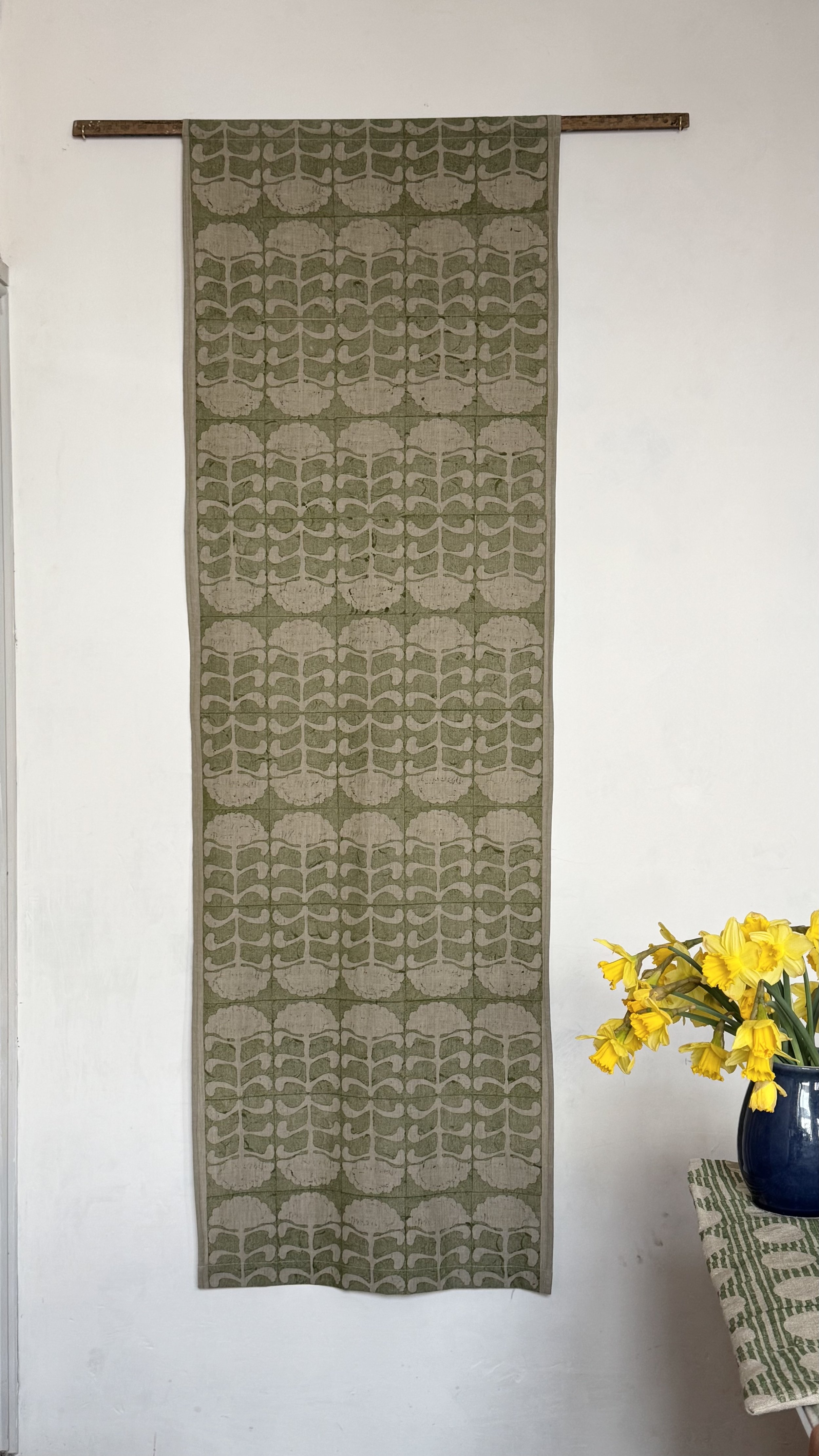 Green Flower Fountain 171 x 54cm.jpg