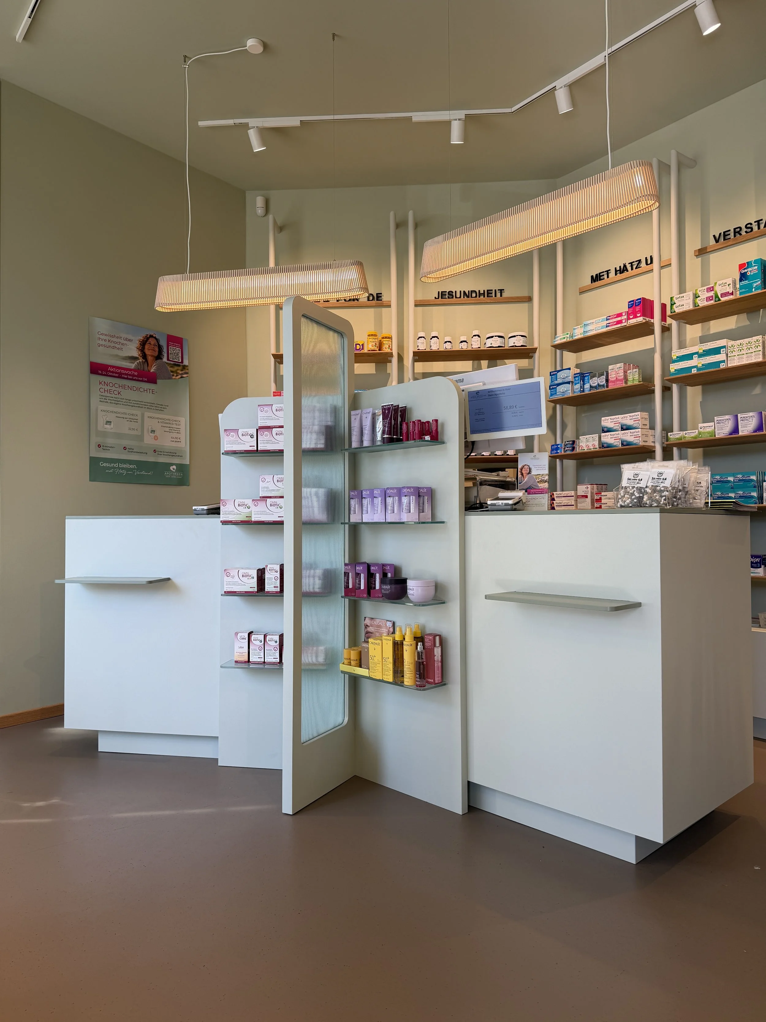 SvP_Stein Apotheke- HV Tisch links