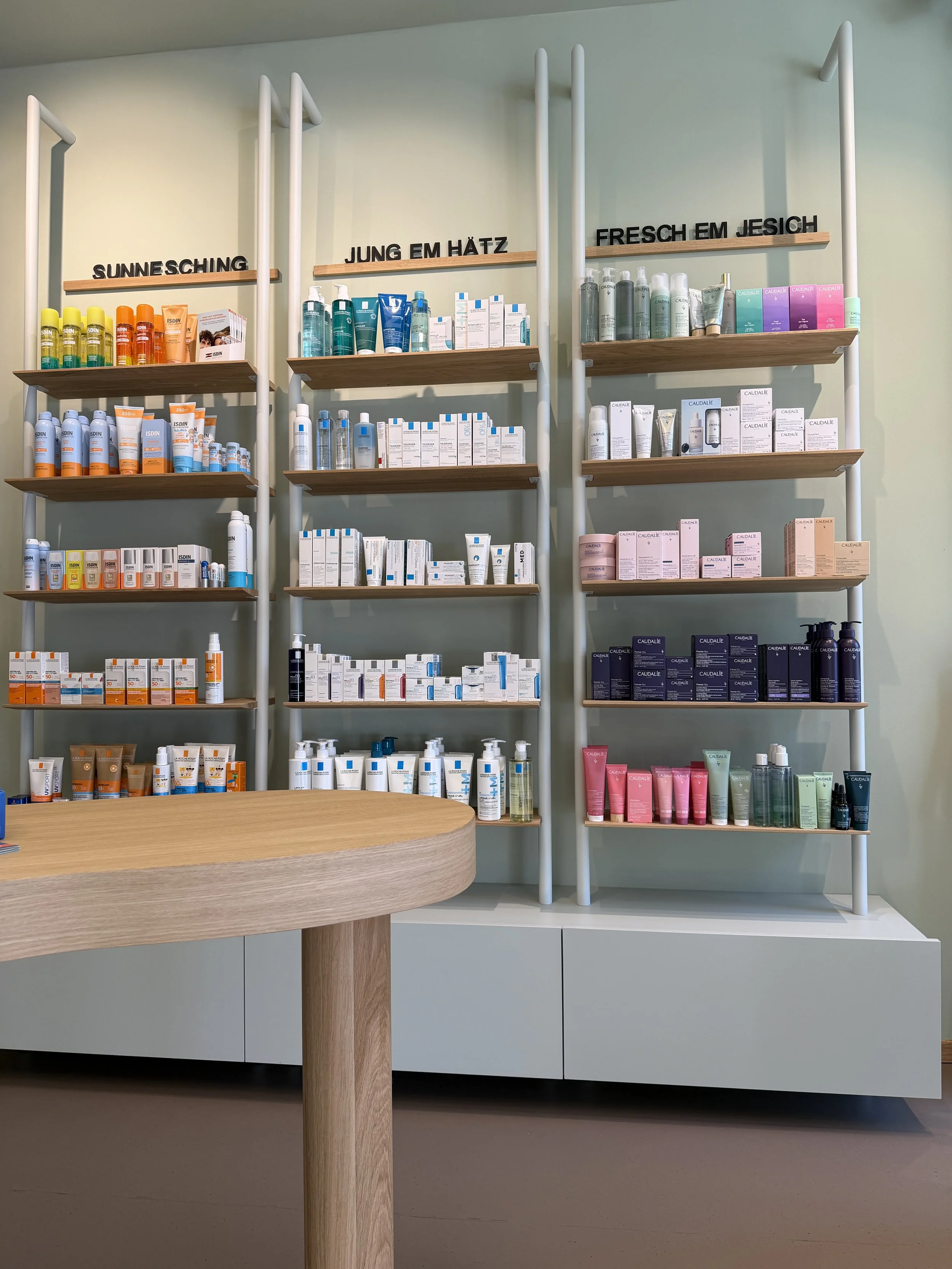 SvP_Stein Apotheke - Produkte Regal