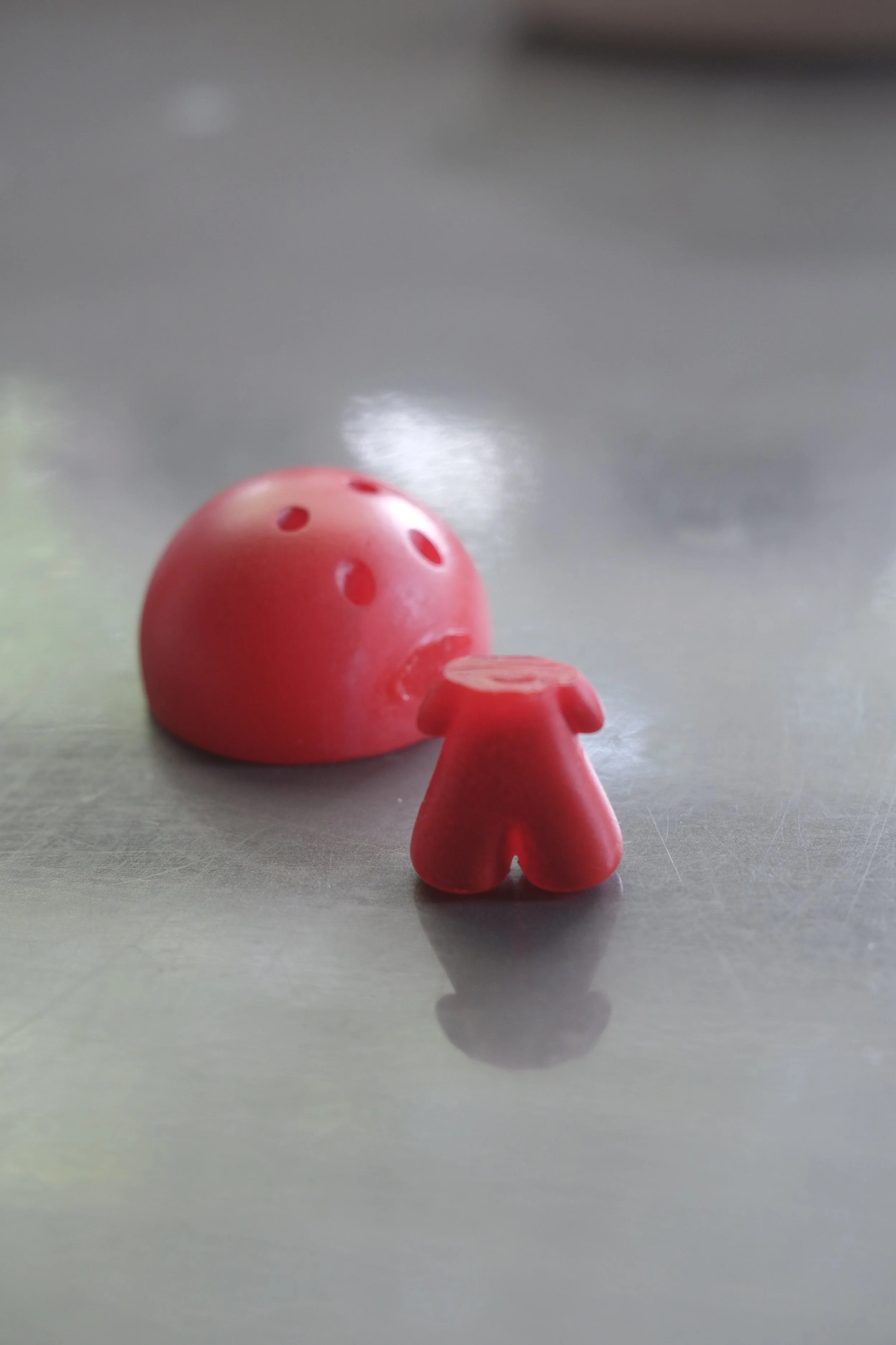 reg lost his head but he's not dead (a 2" 3D print)