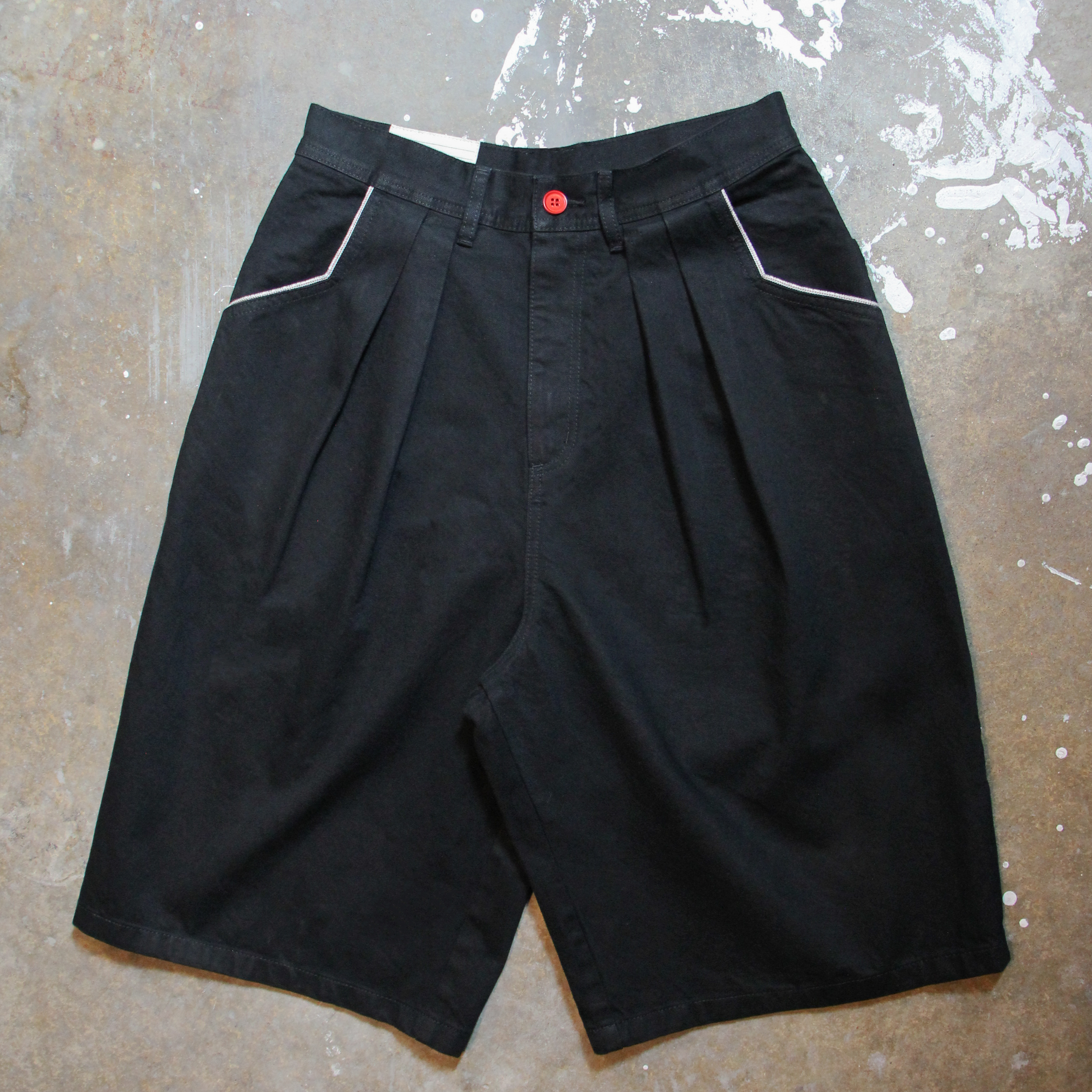 421 PITCH BLACK first release